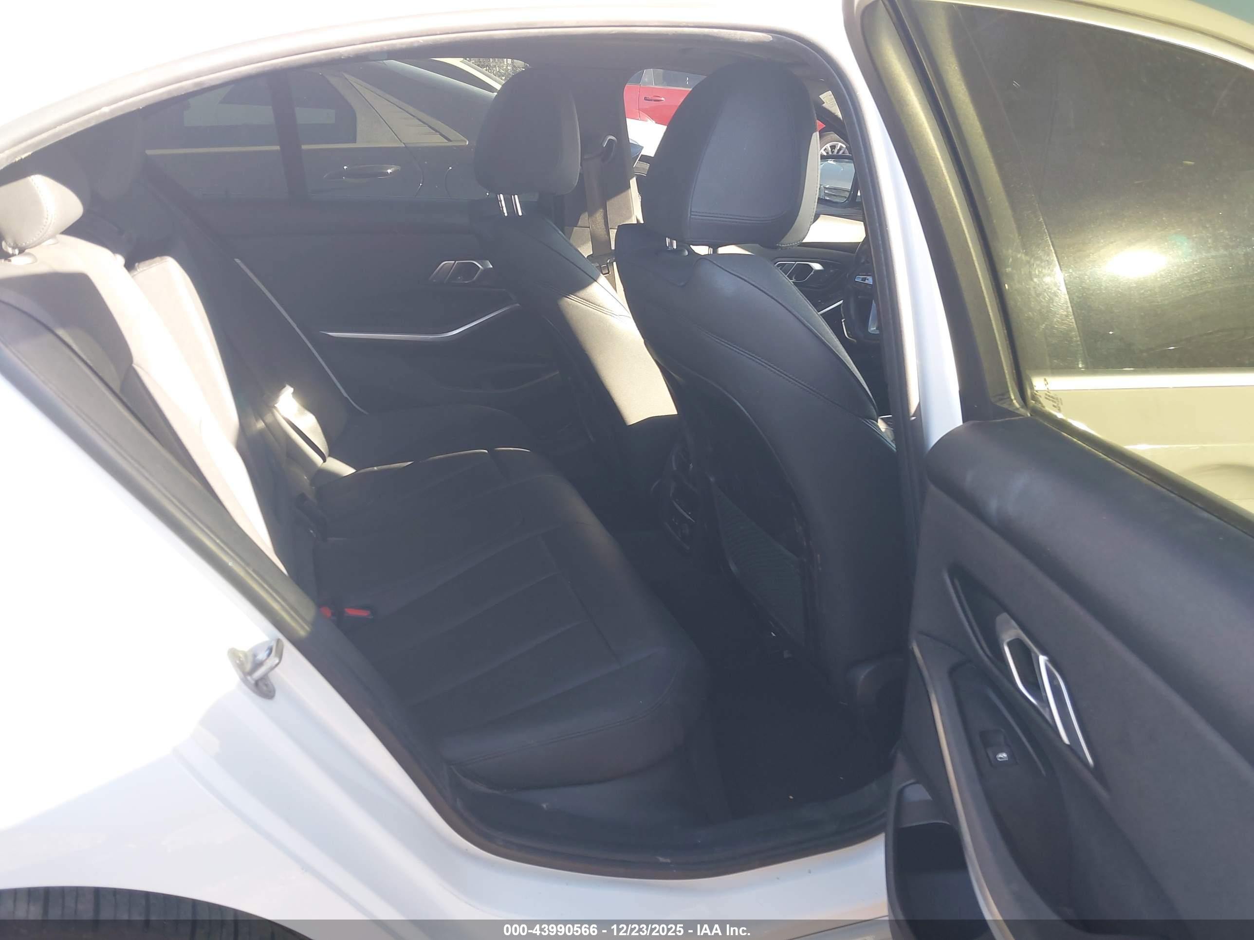 BMW 330I image 8