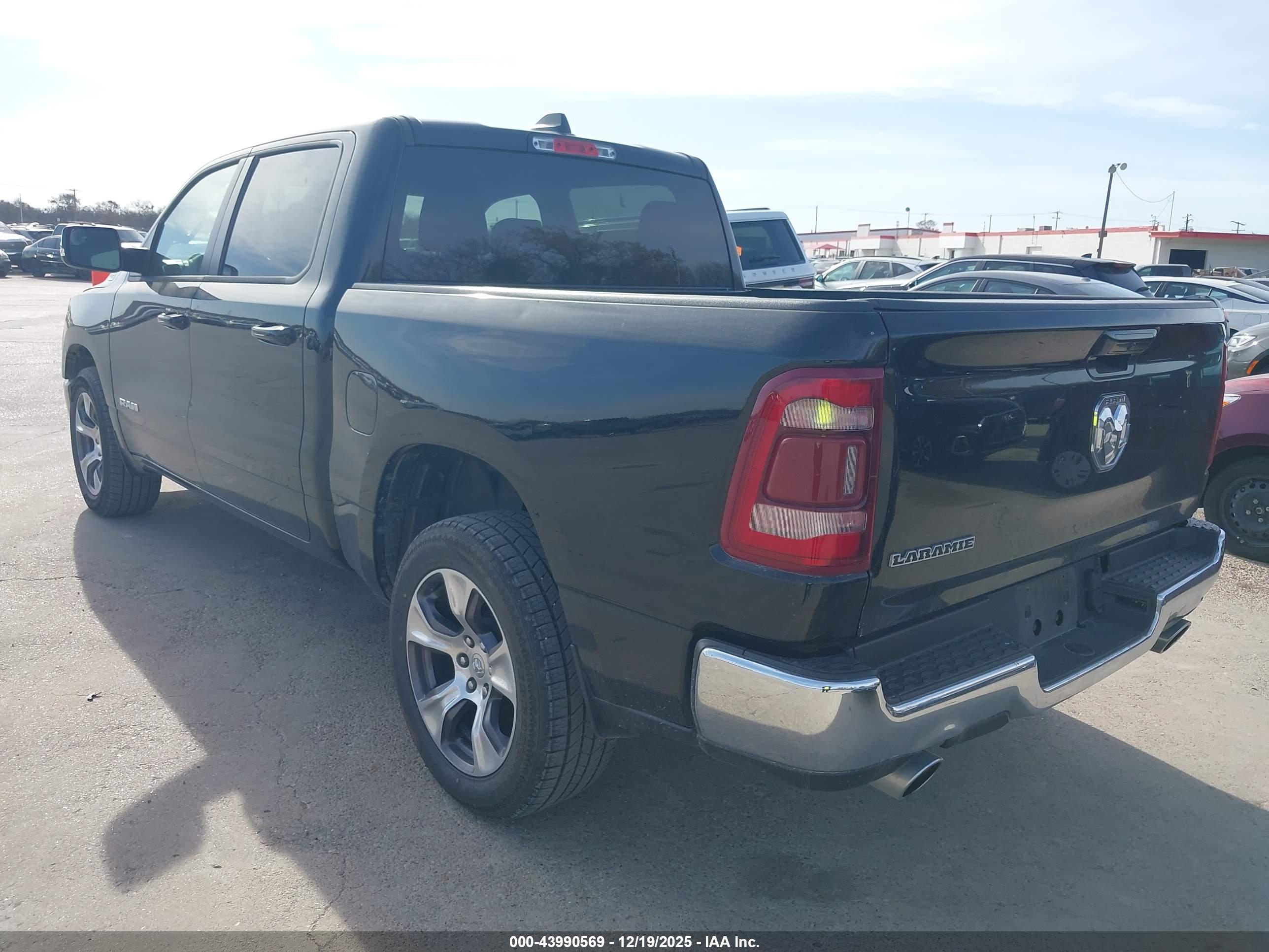 RAM 1500 image 3