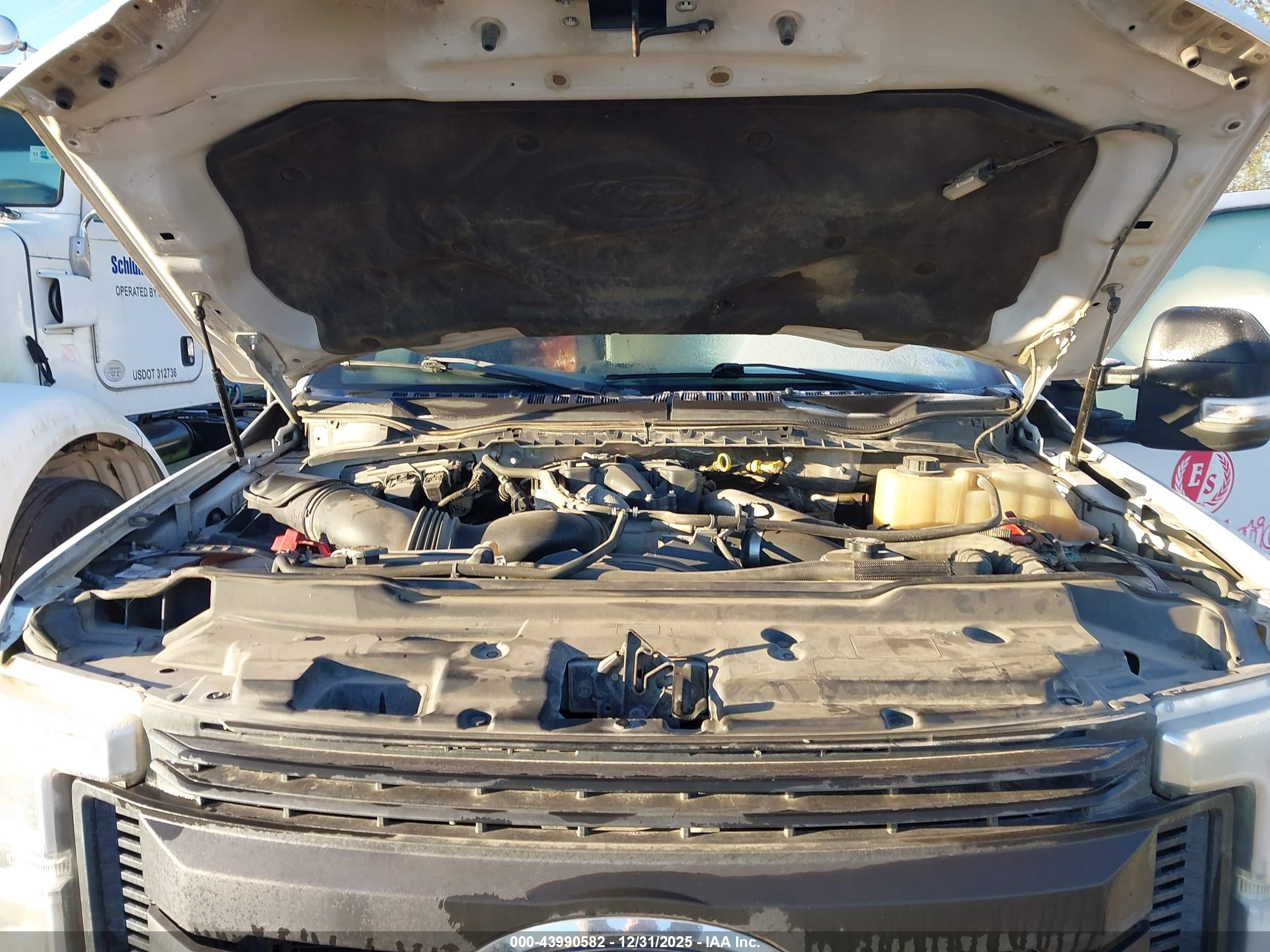 FORD F-550 image 10