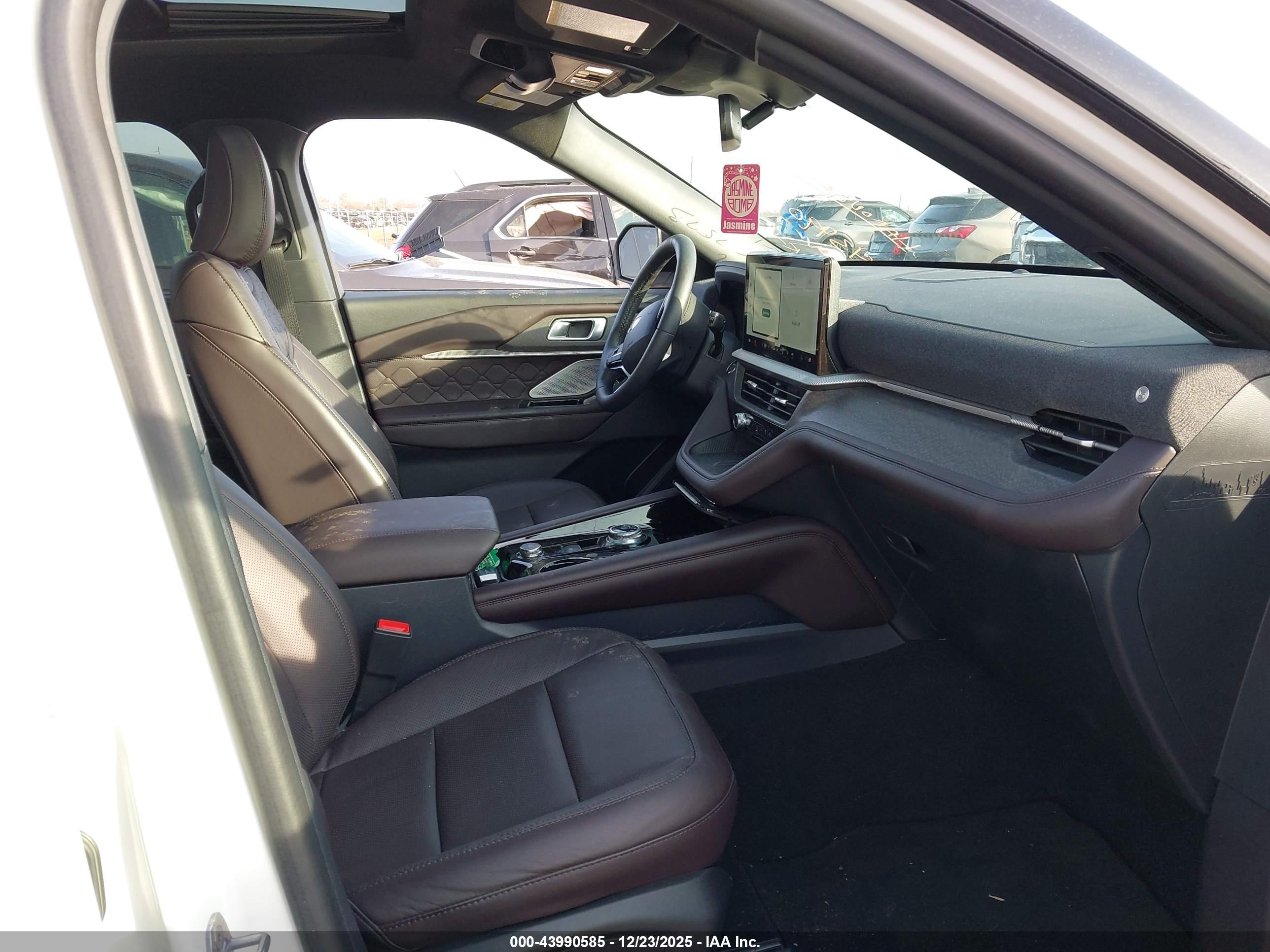 FORD EXPLORER image 5