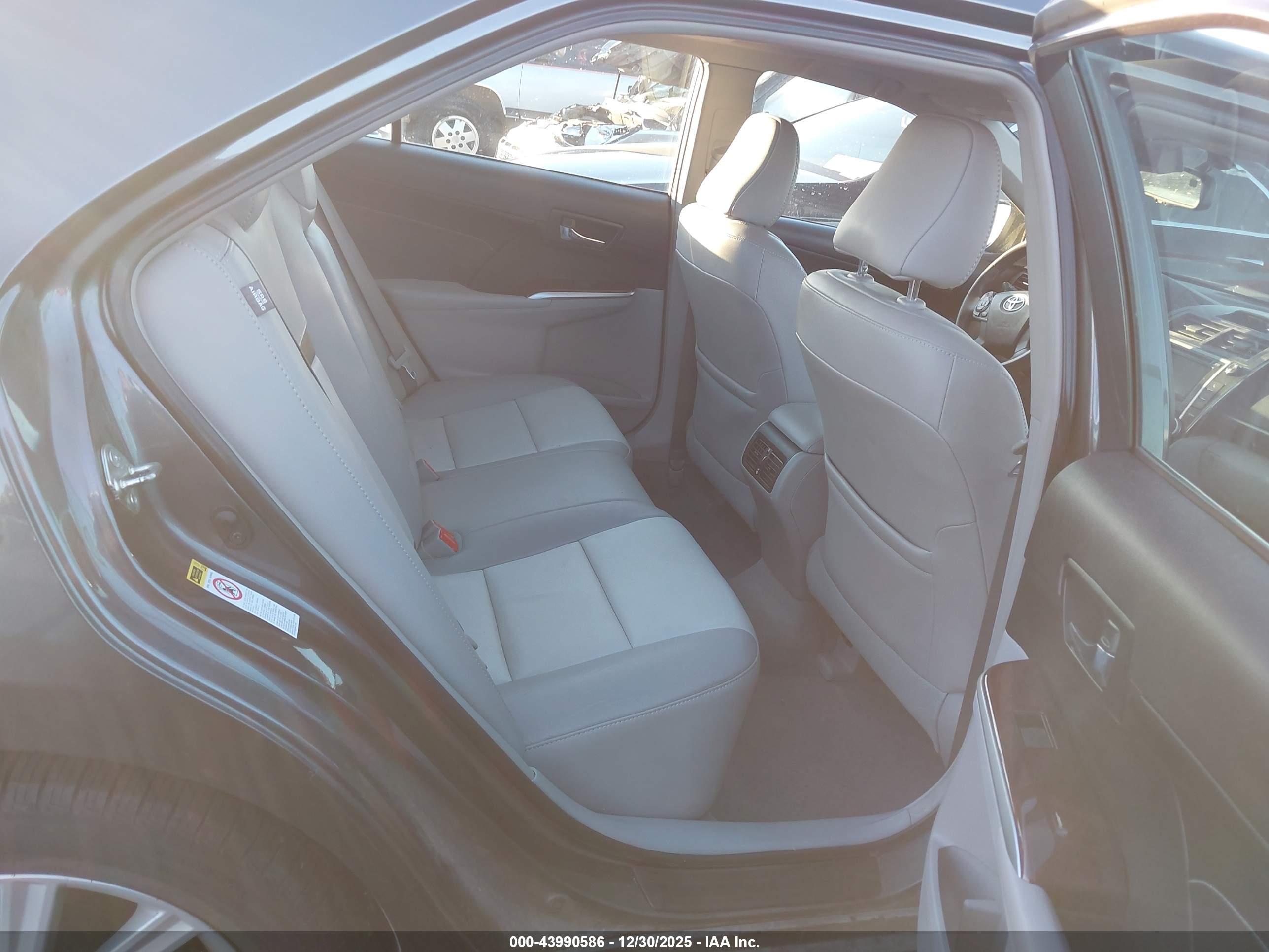 TOYOTA CAMRY image 8