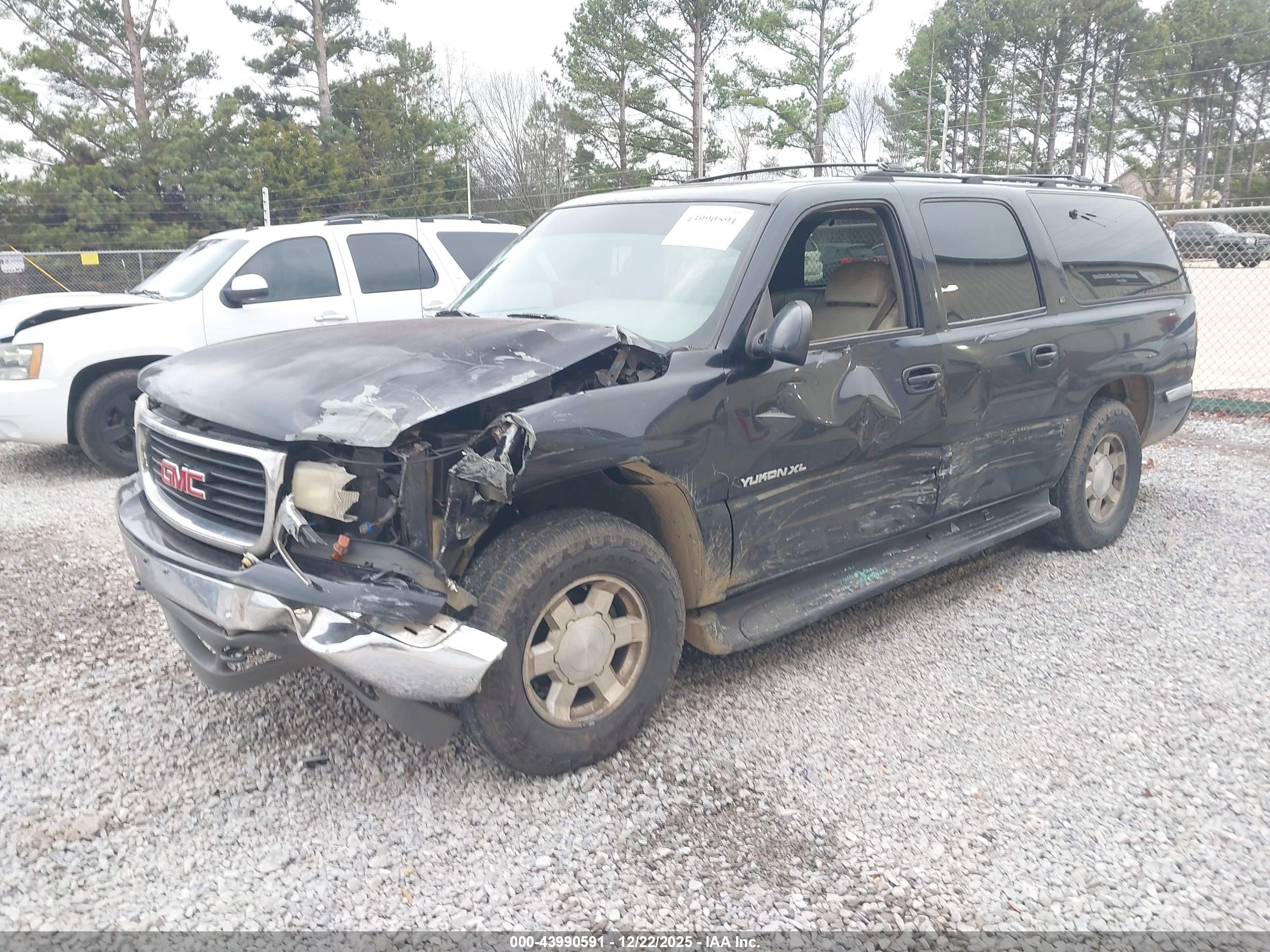 GMC YUKON image 2