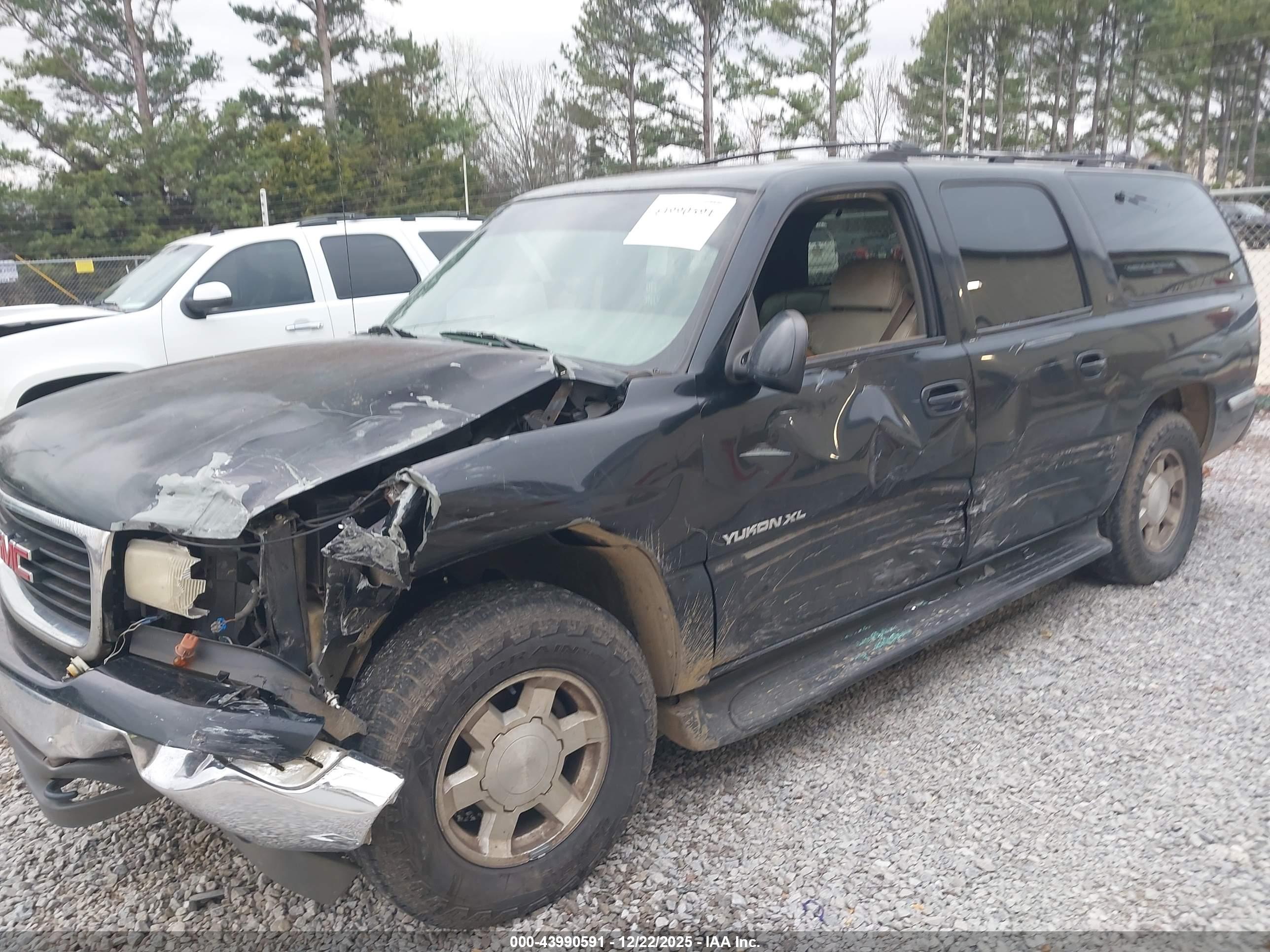 GMC YUKON image 6