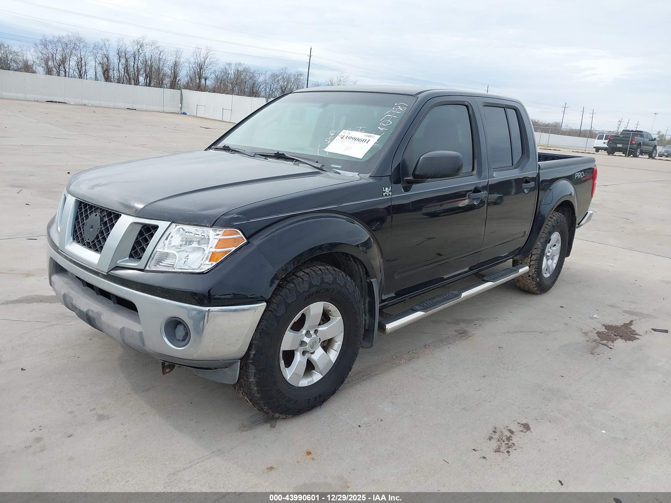 NISSAN FRONTIER image 2