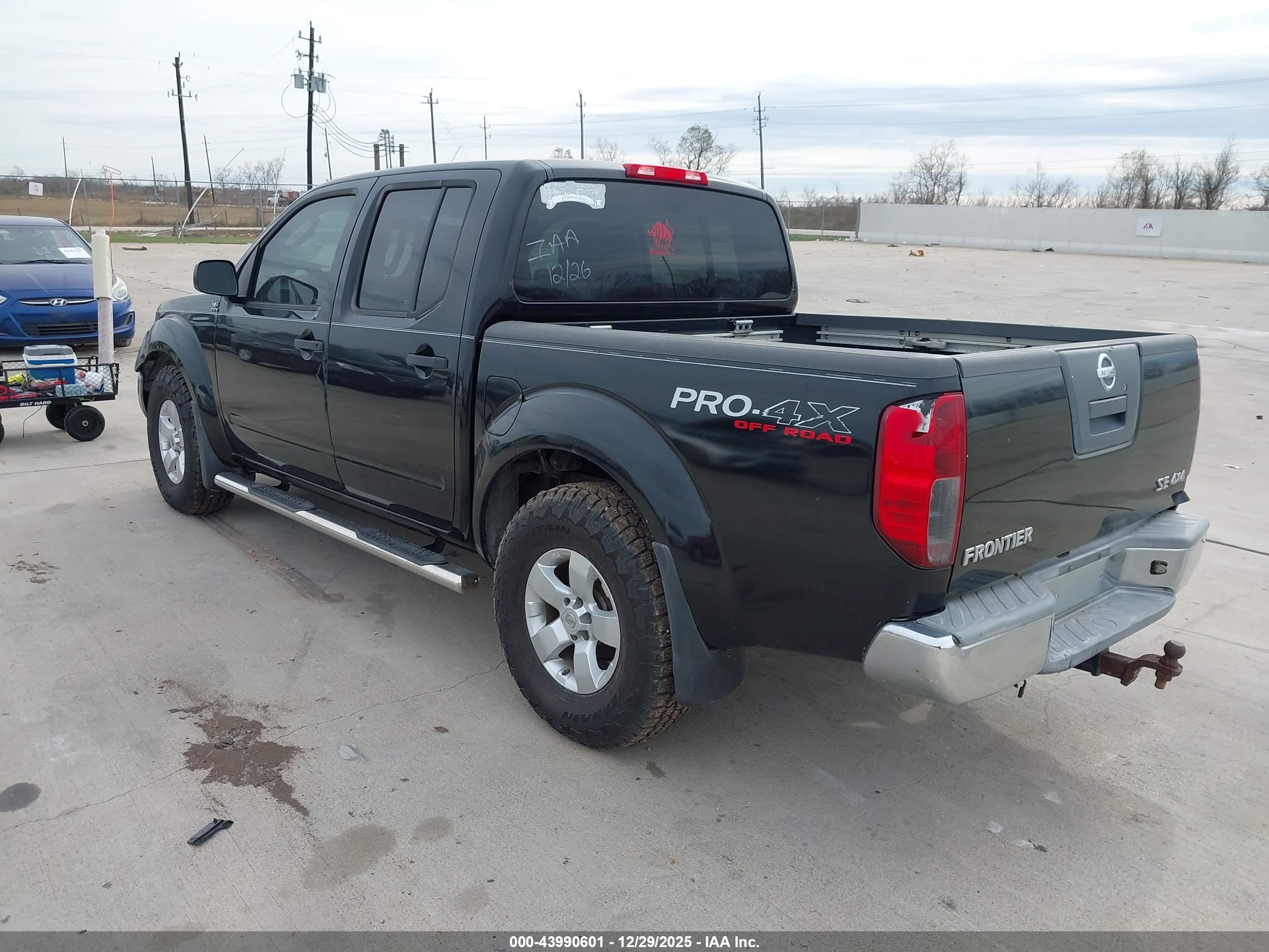 NISSAN FRONTIER image 3