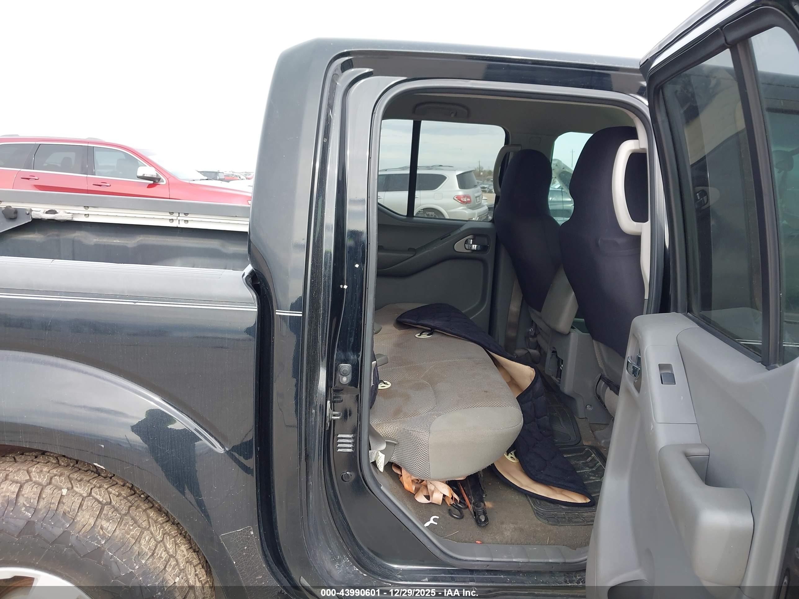 NISSAN FRONTIER image 8