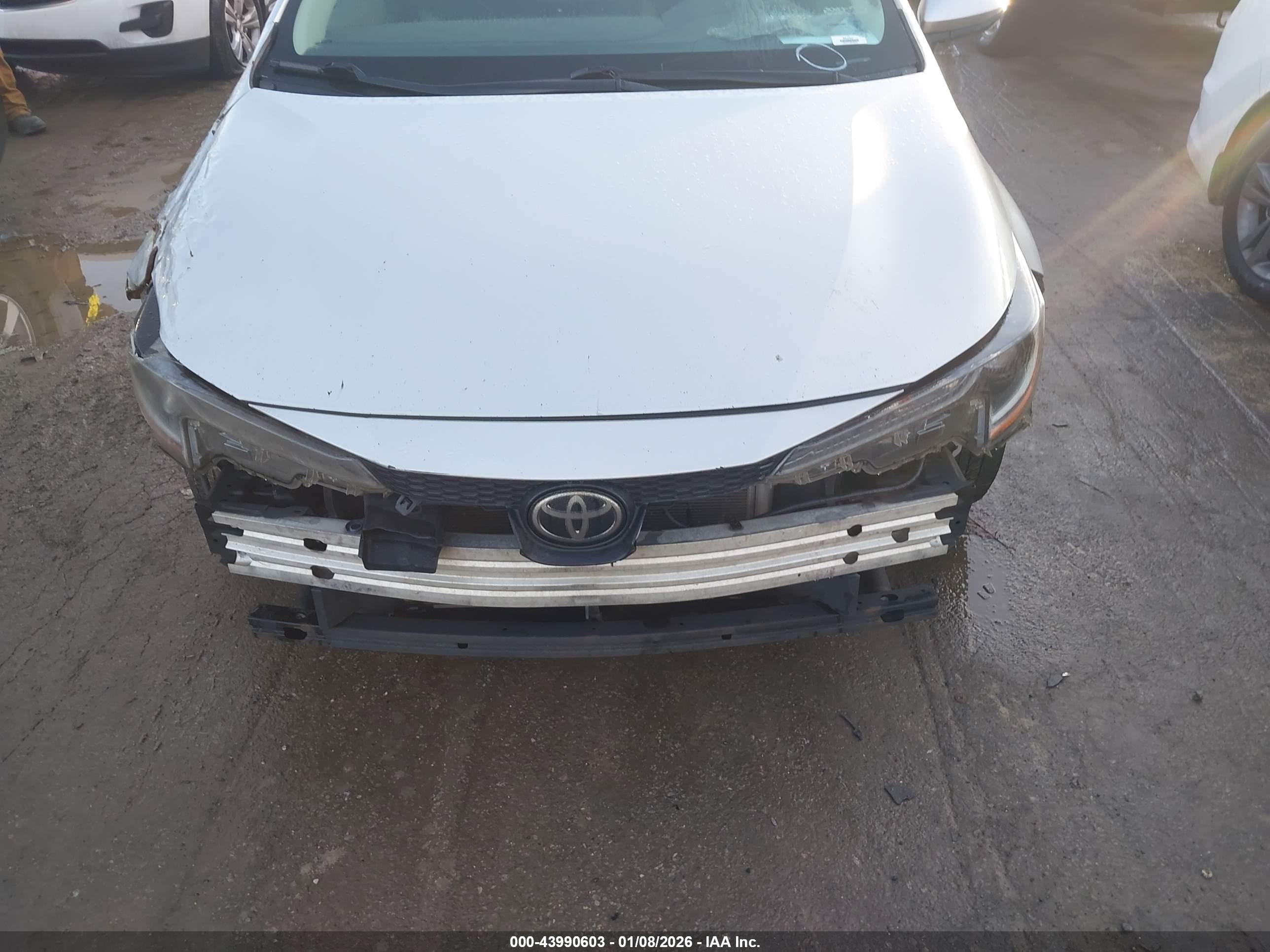 TOYOTA COROLLA image 6
