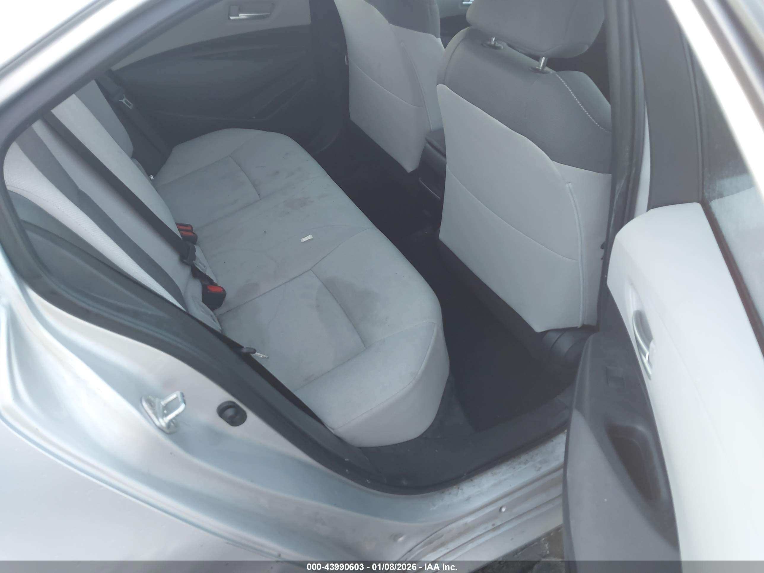 TOYOTA COROLLA image 8
