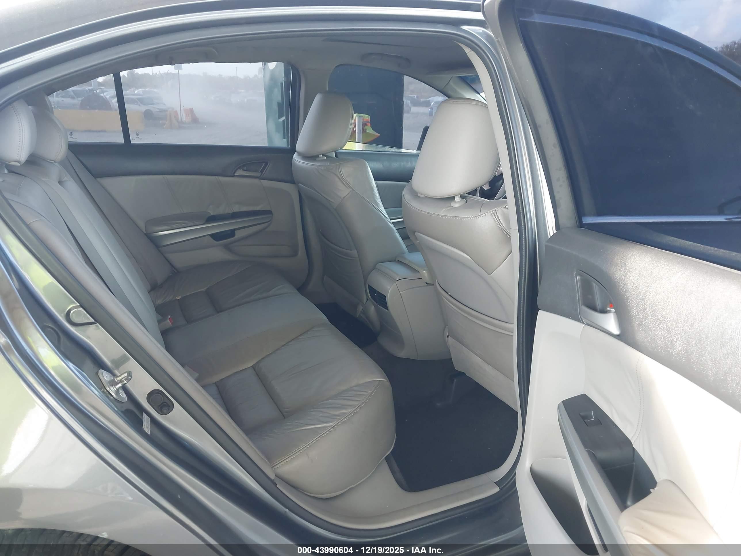 HONDA ACCORD image 8