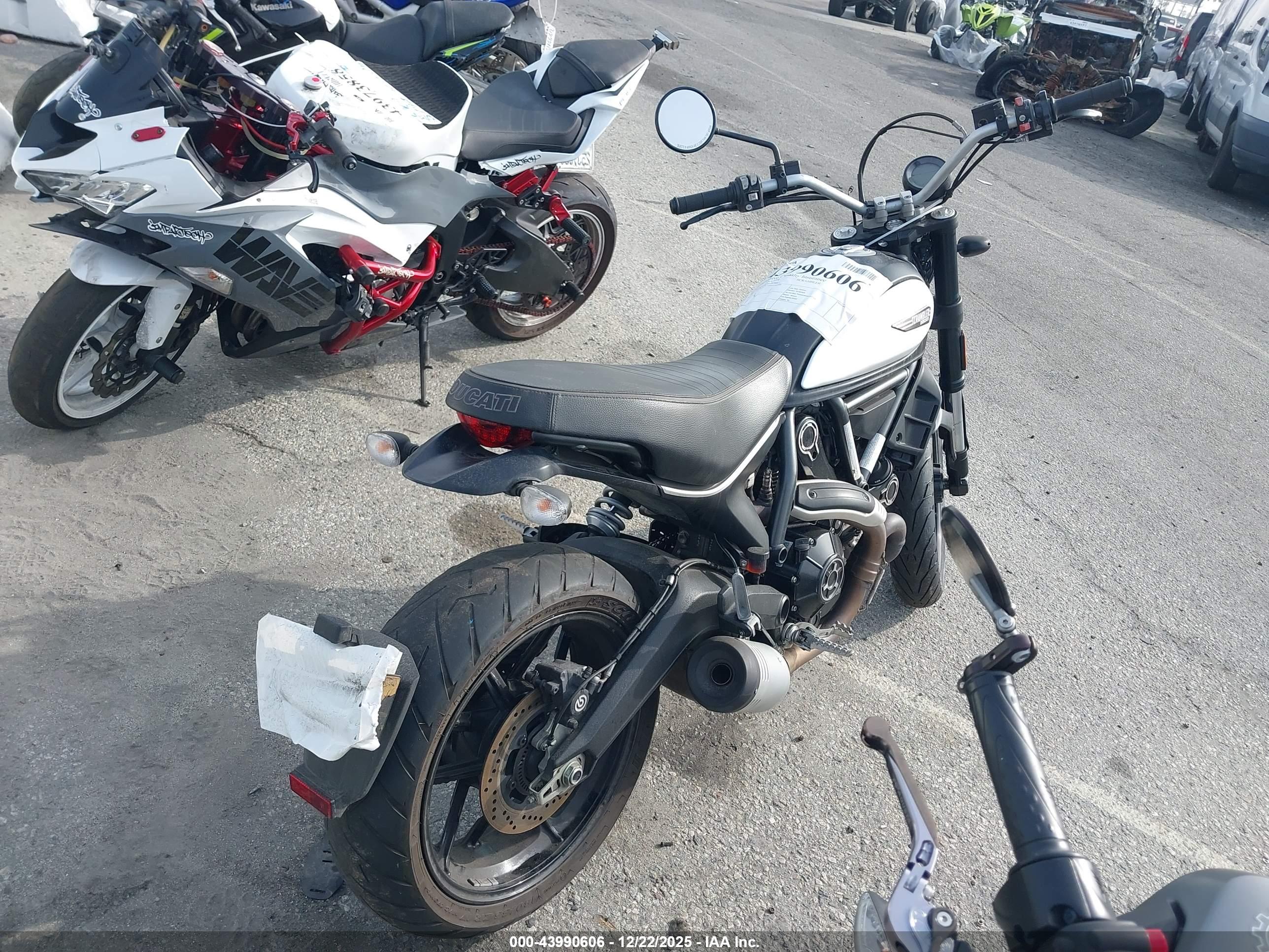 DUCATI SCRAMBLER image 4