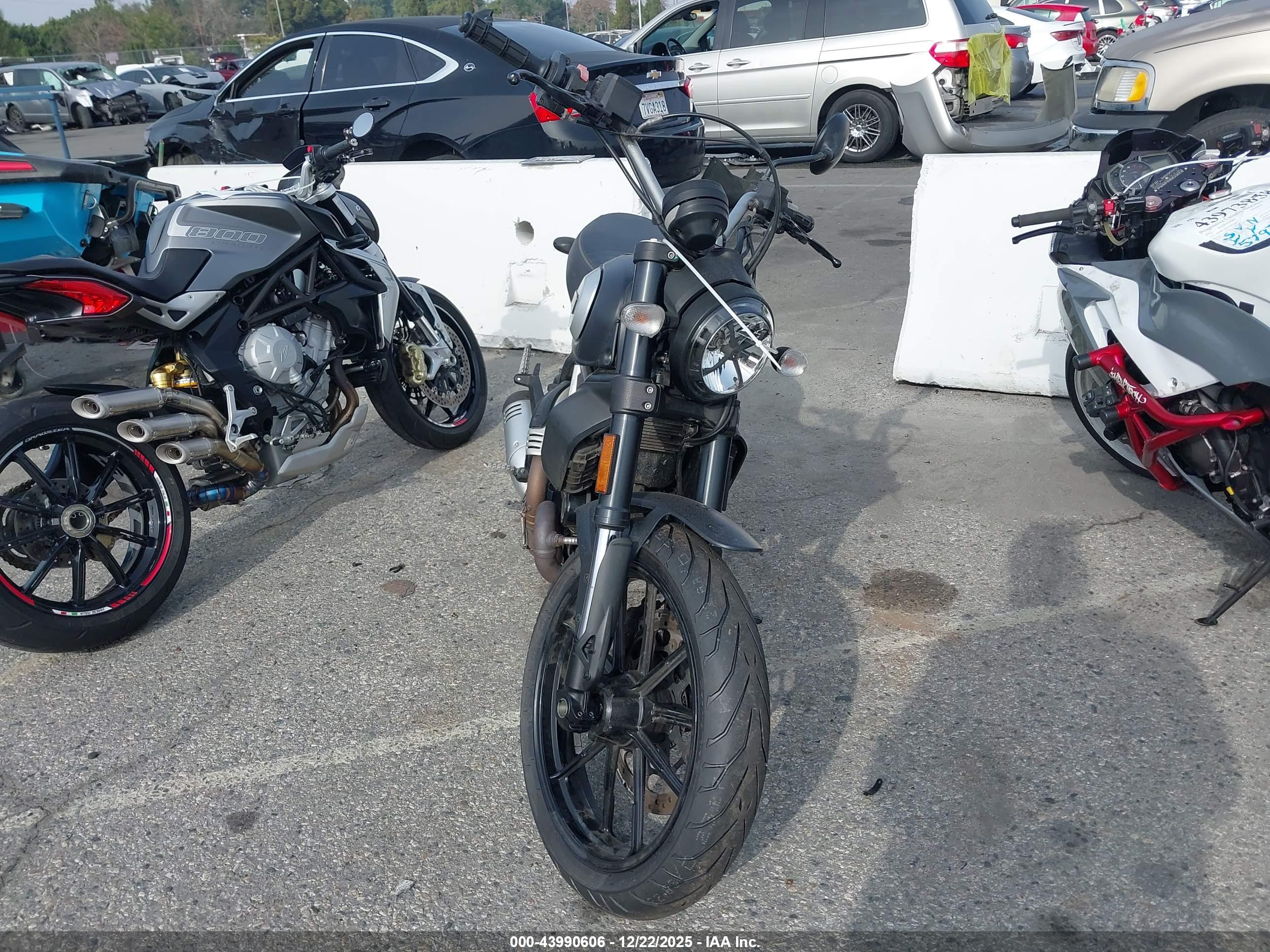 DUCATI SCRAMBLER image 5