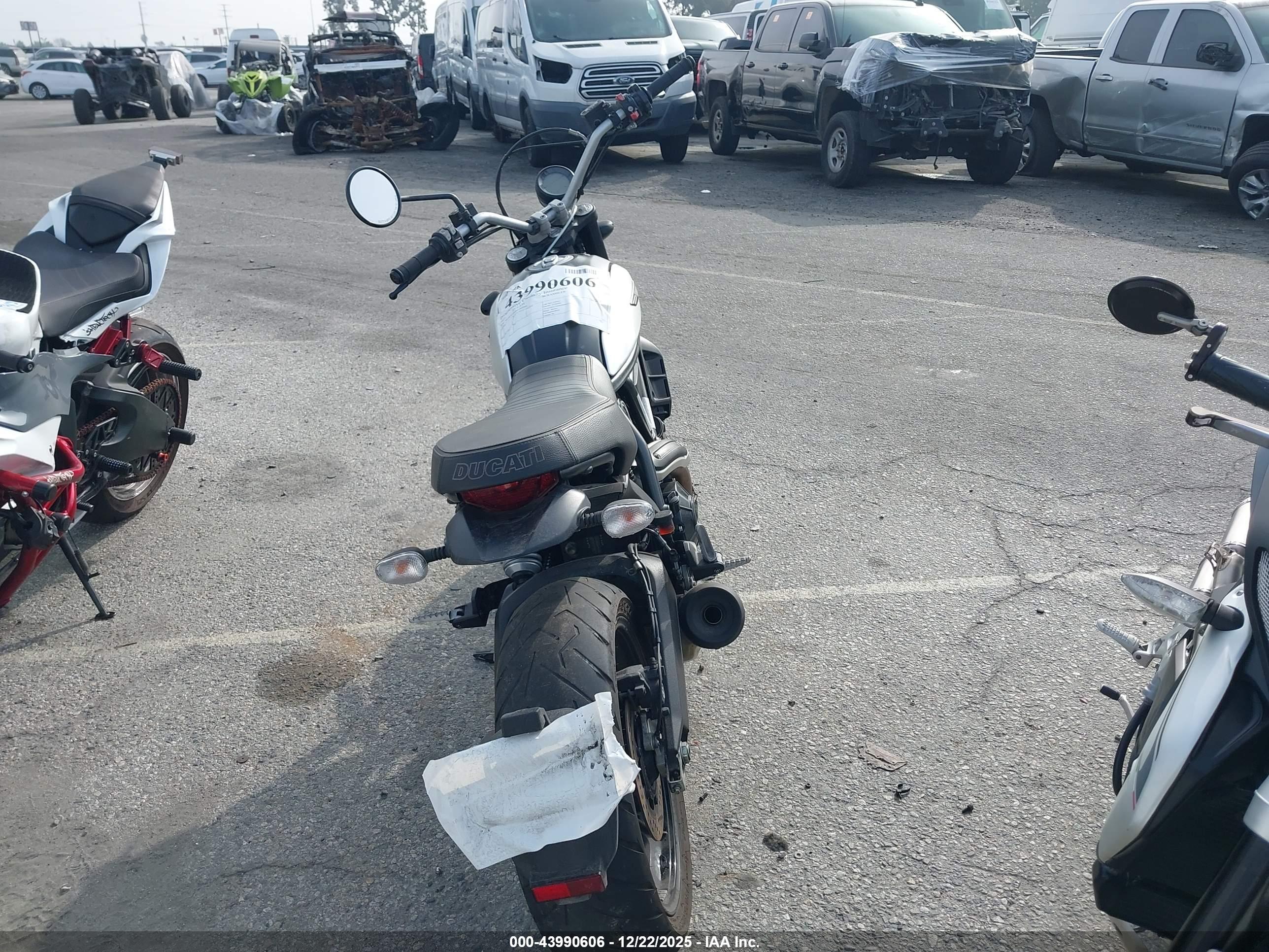 DUCATI SCRAMBLER image 6