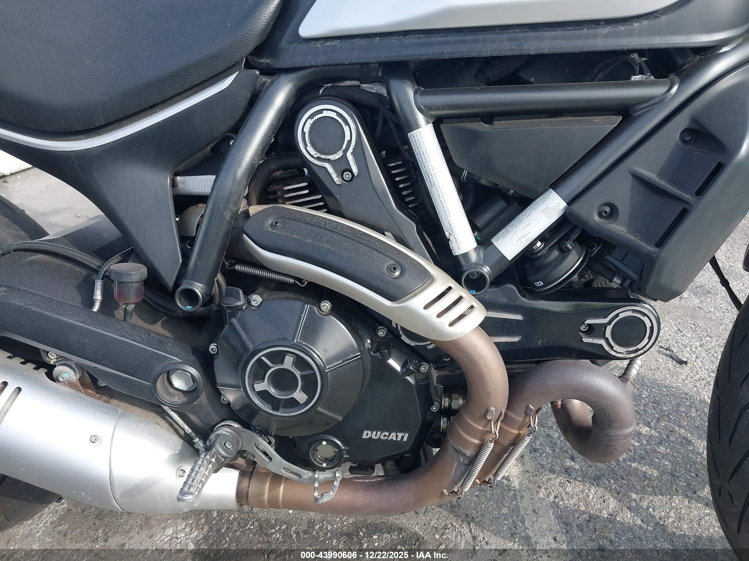 DUCATI SCRAMBLER image 8