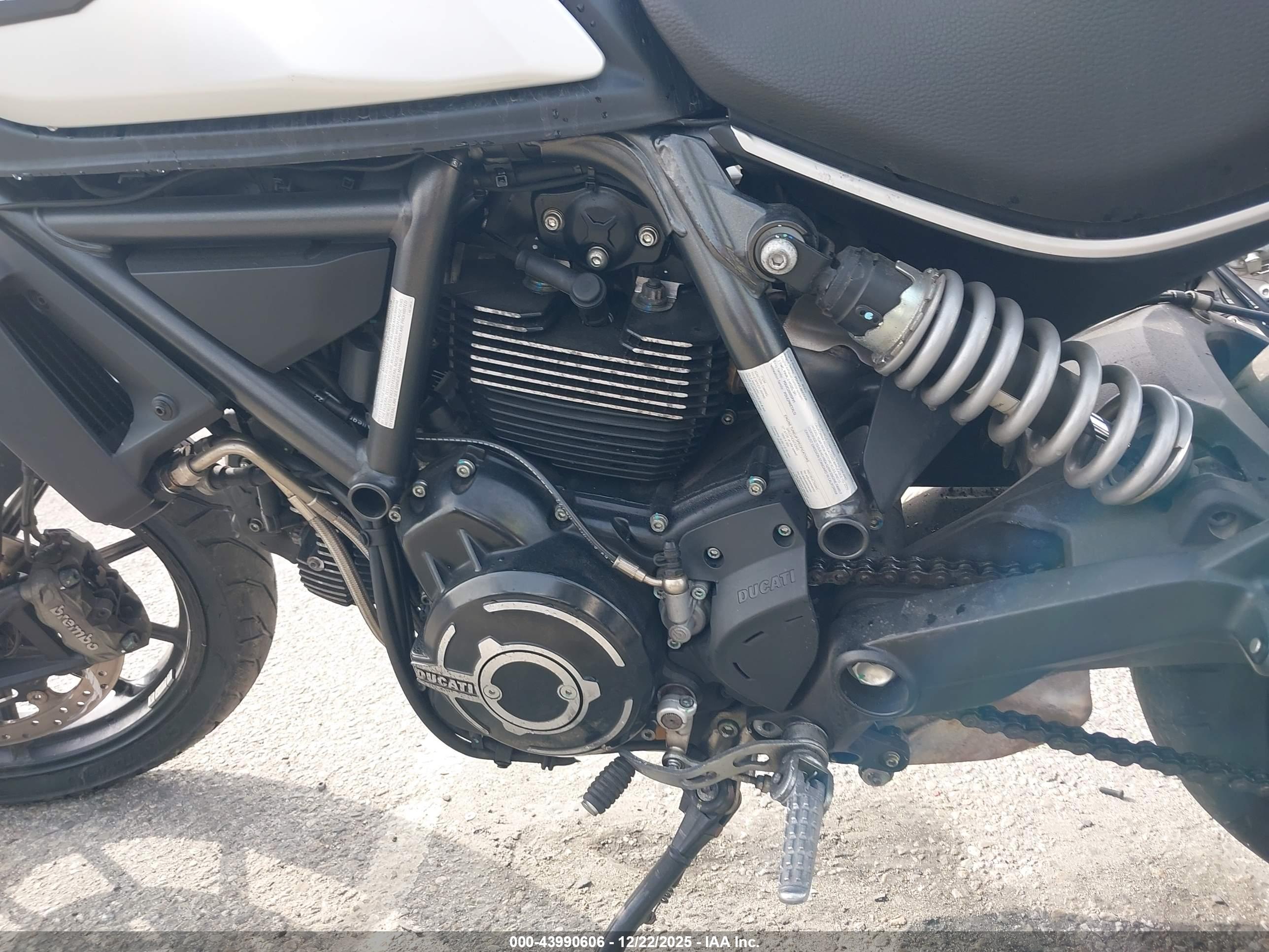 DUCATI SCRAMBLER image 9