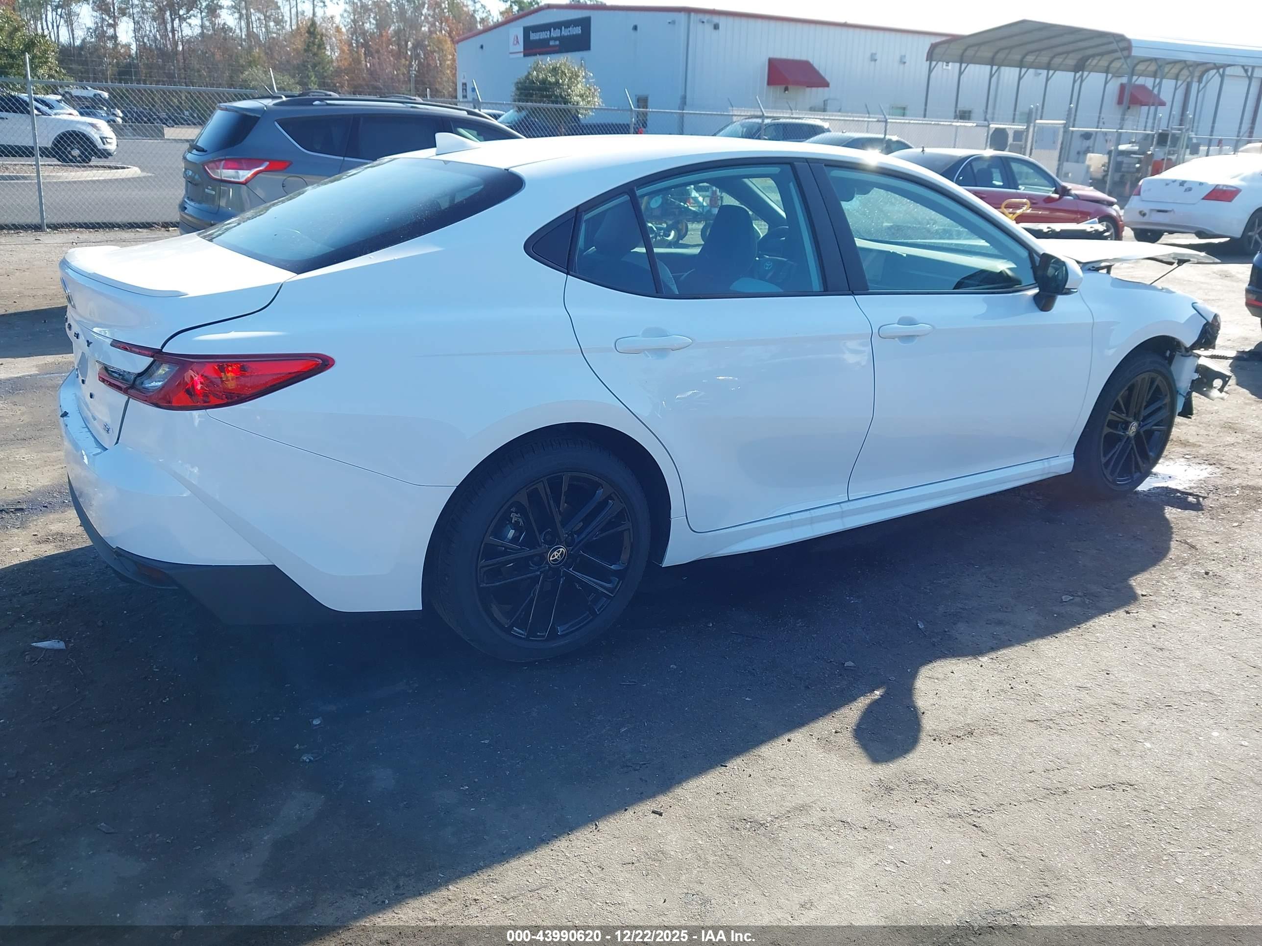 TOYOTA CAMRY image 4
