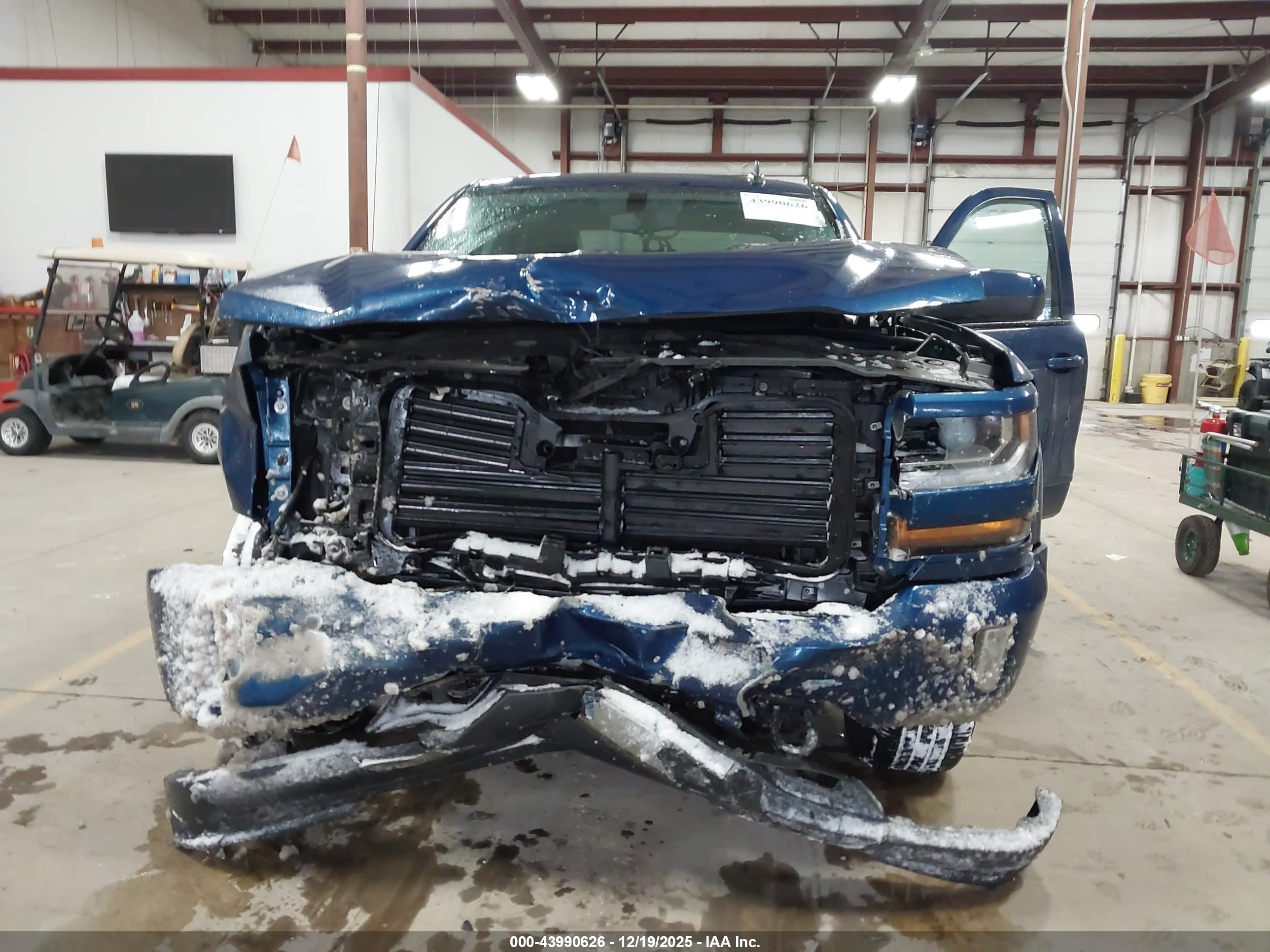 CHEVROLET SILVERADO image 6