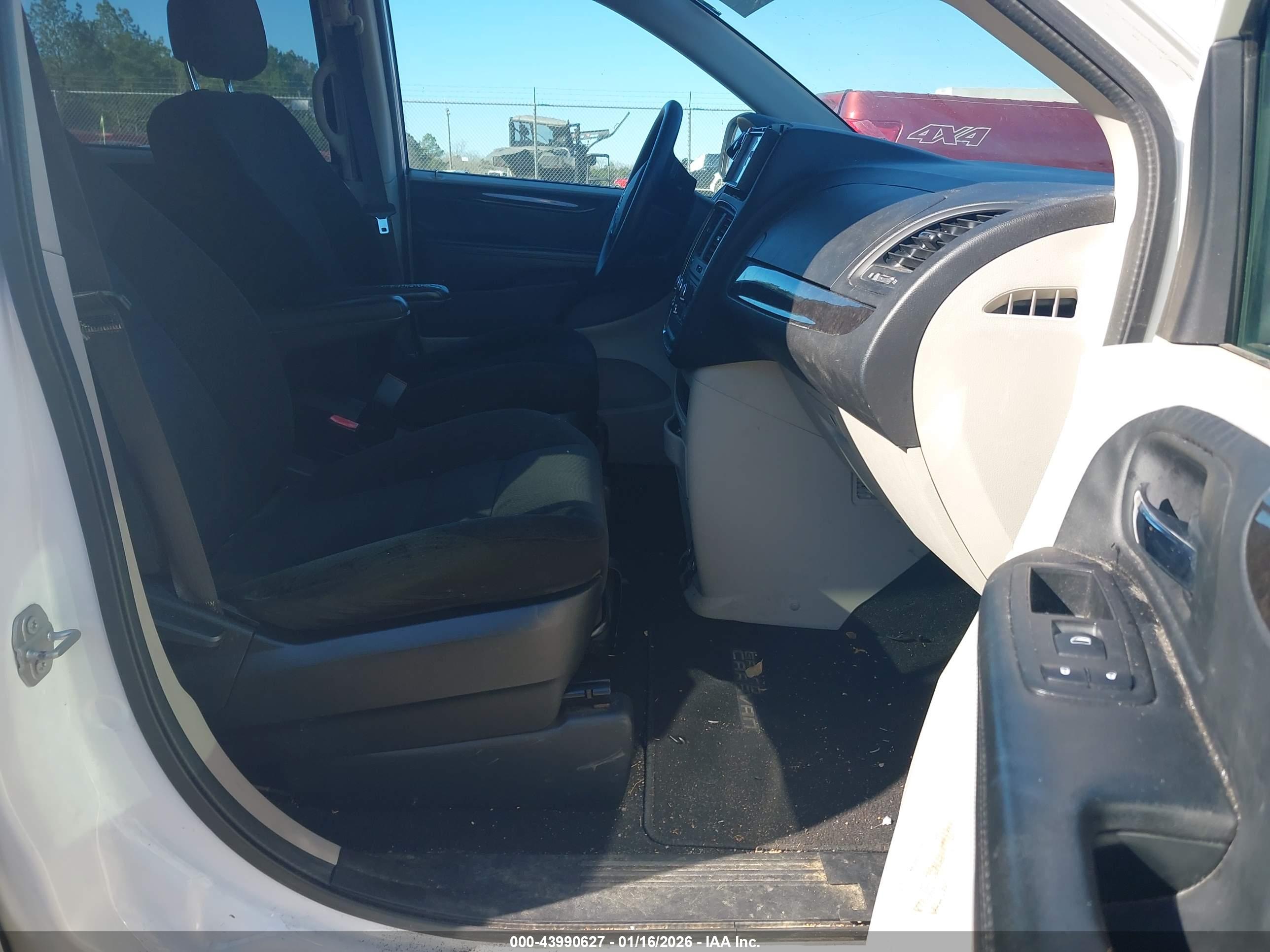 DODGE GRAND image 5