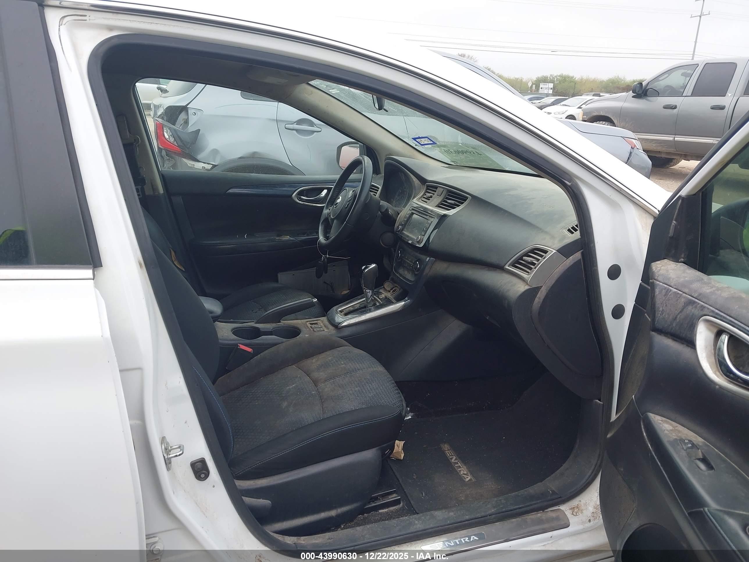 NISSAN SENTRA image 5