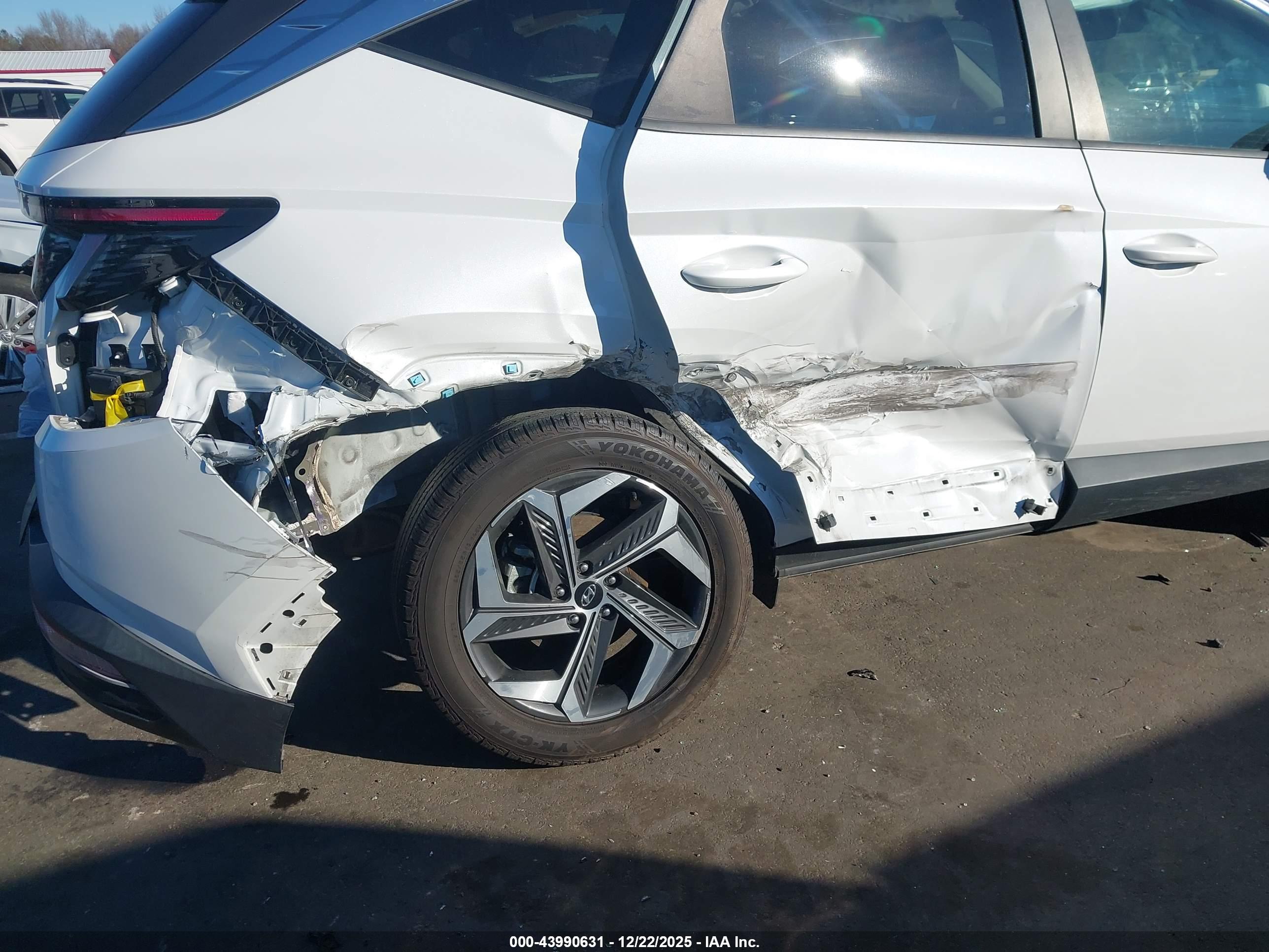 HYUNDAI TUCSON image 6