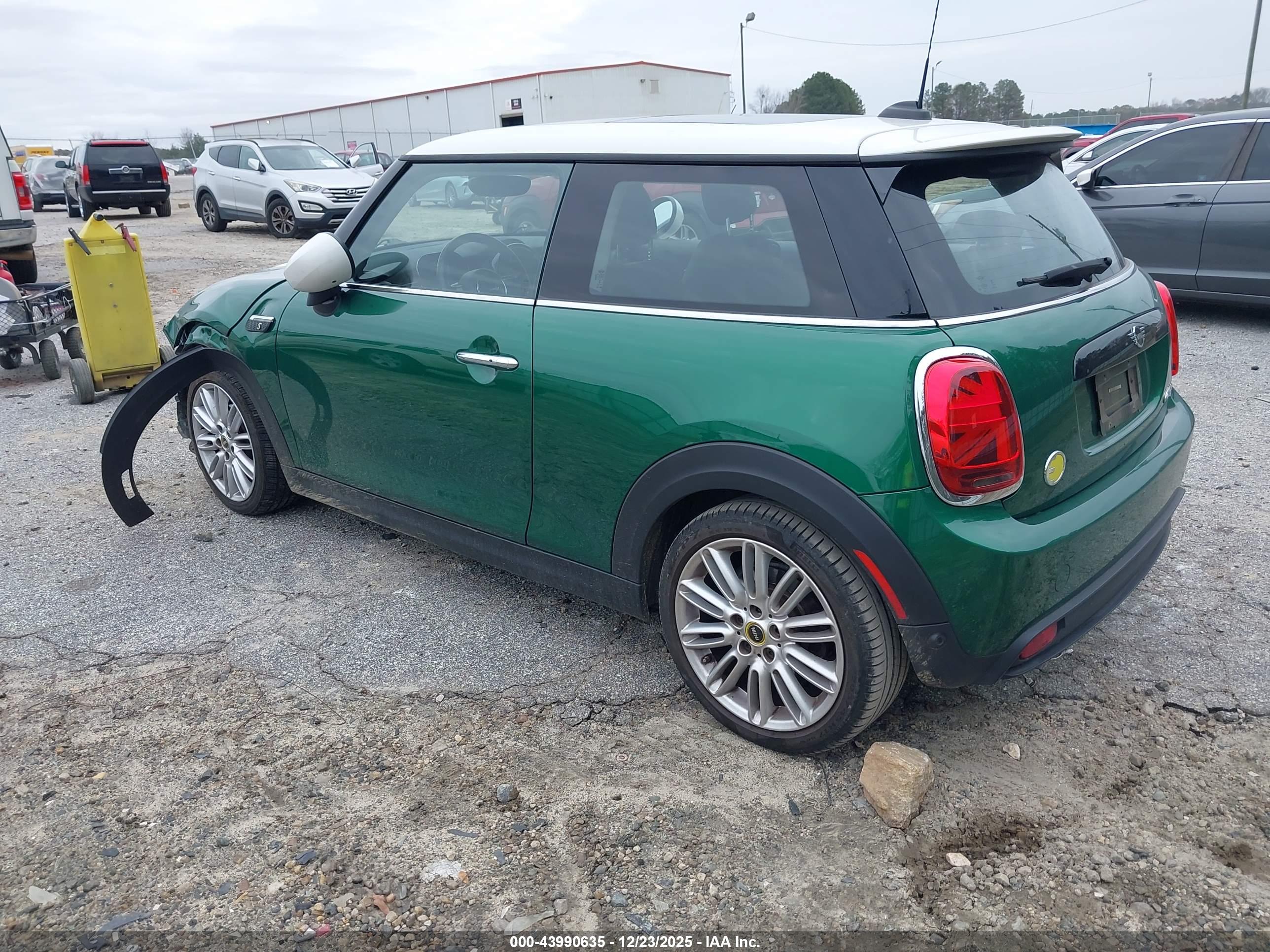 MINI SE image 3