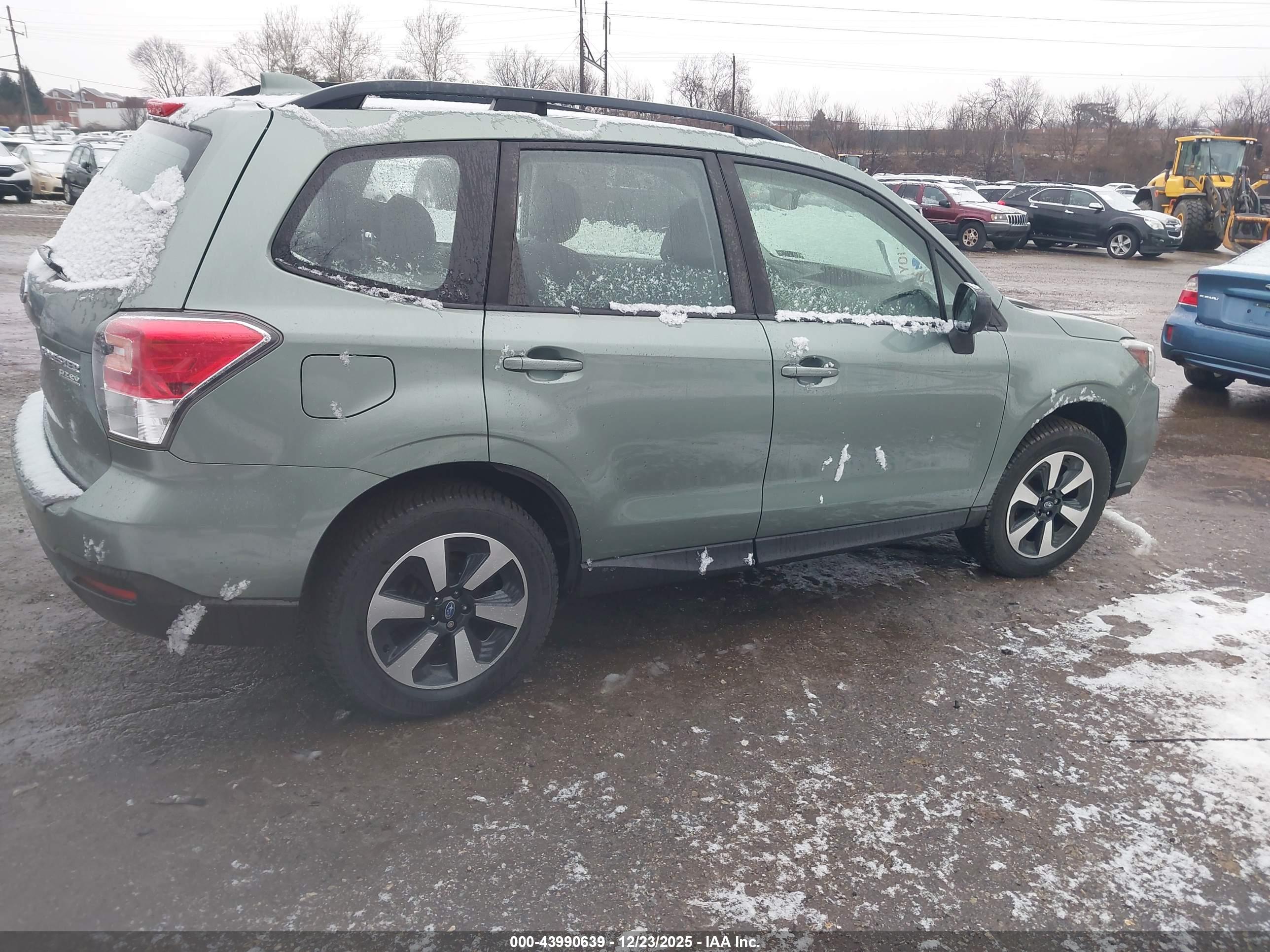 SUBARU FORESTER image 4