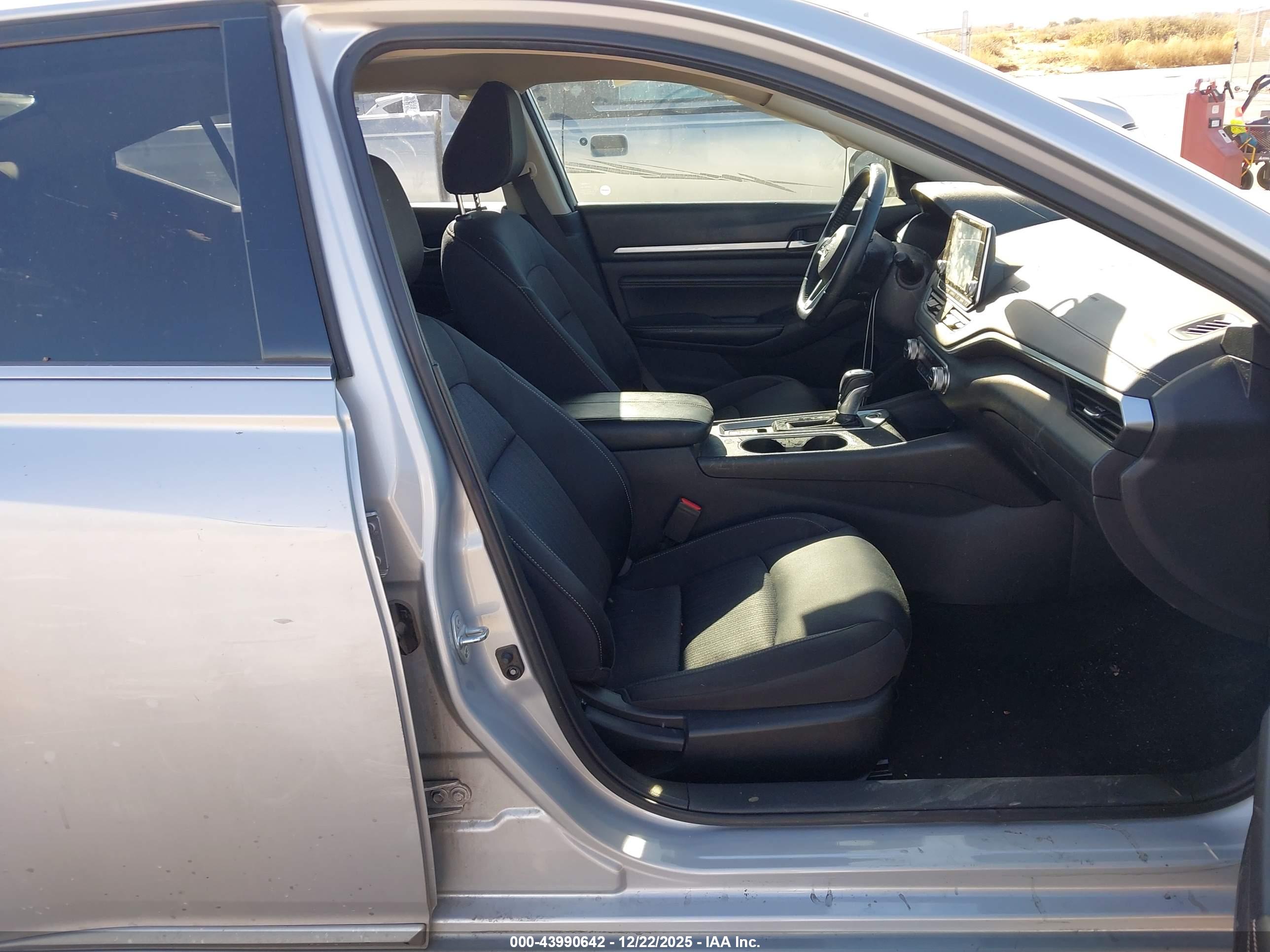 NISSAN ALTIMA image 5
