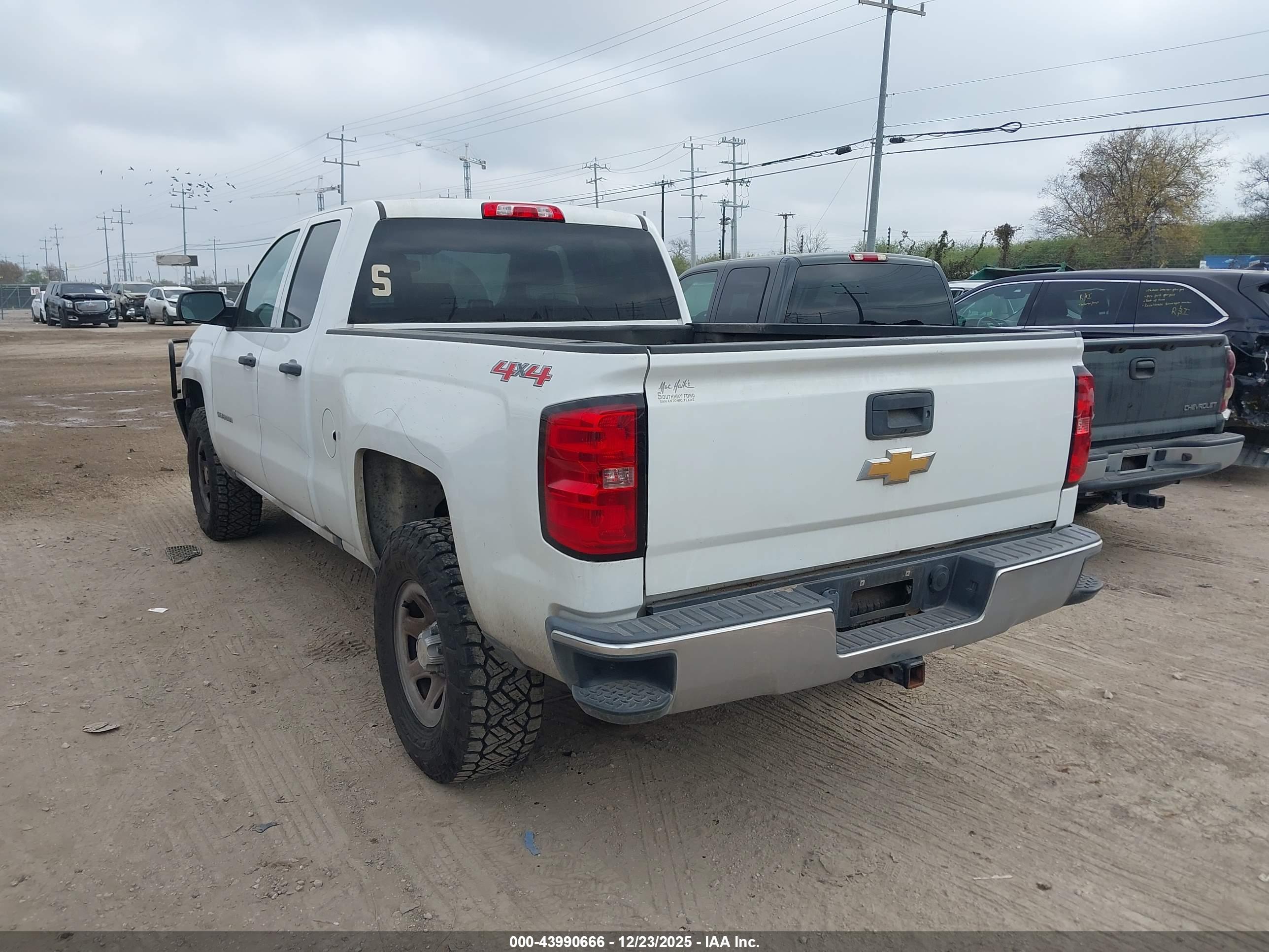 CHEVROLET SILVERADO image 3