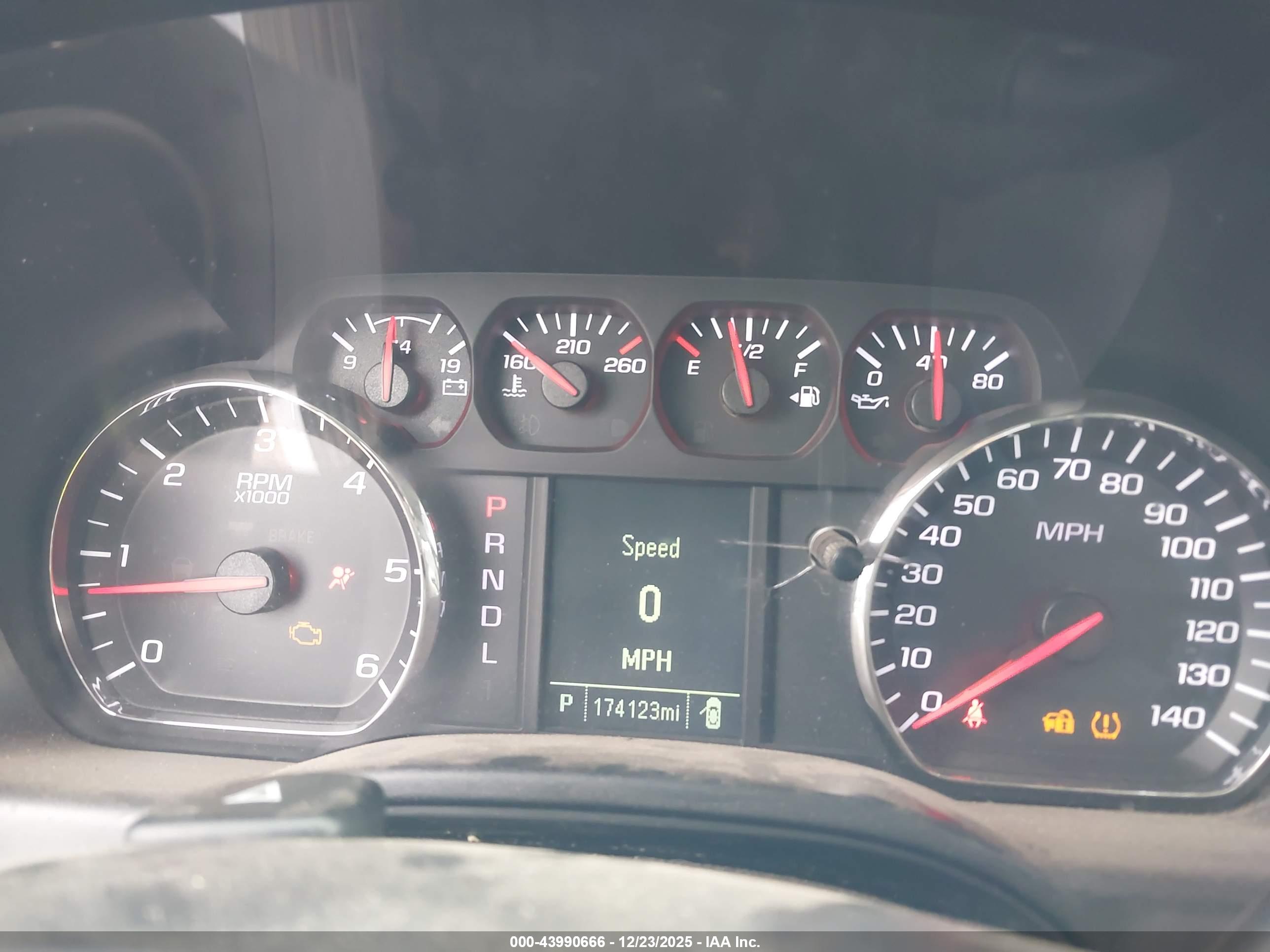 CHEVROLET SILVERADO image 7