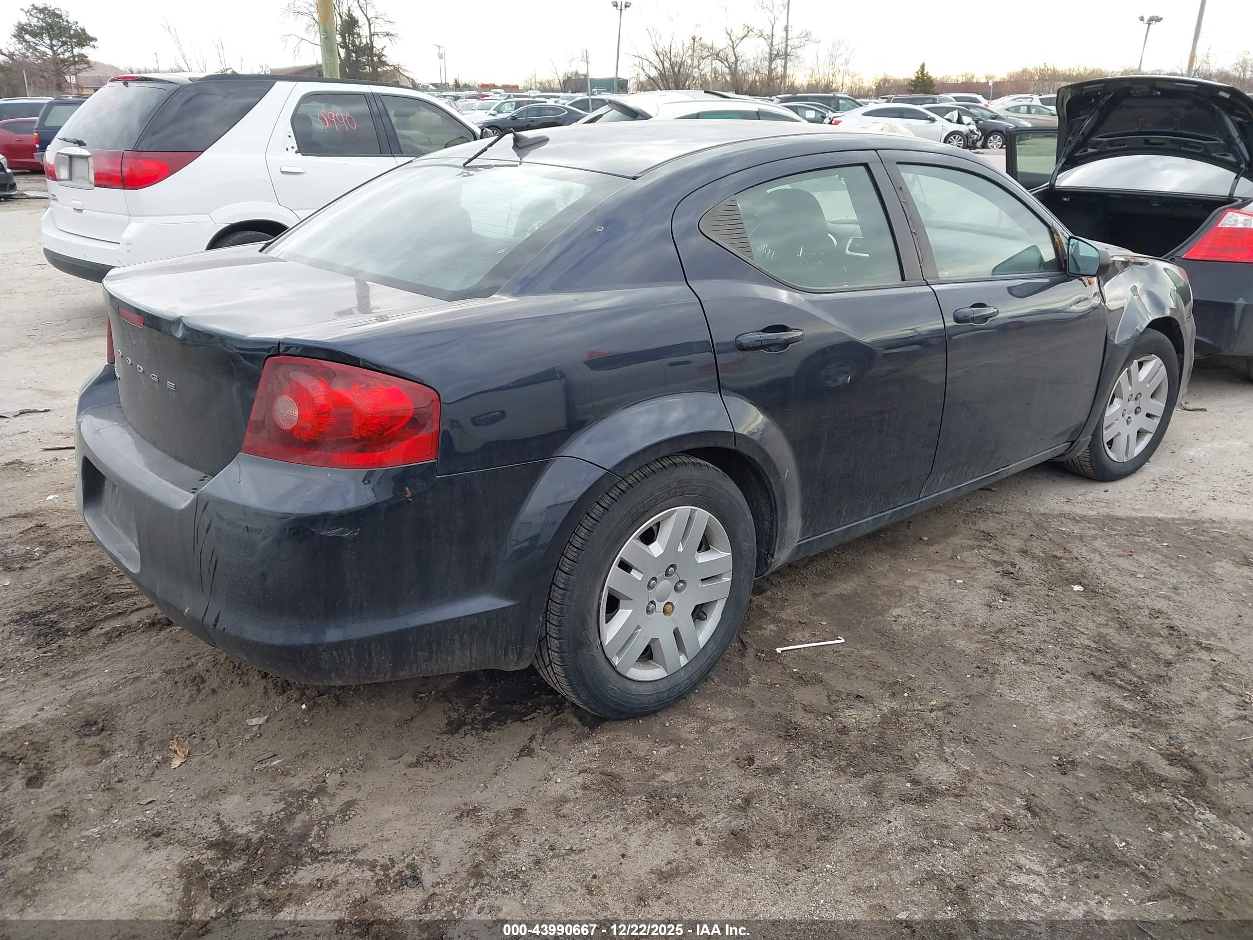 DODGE AVENGER image 4