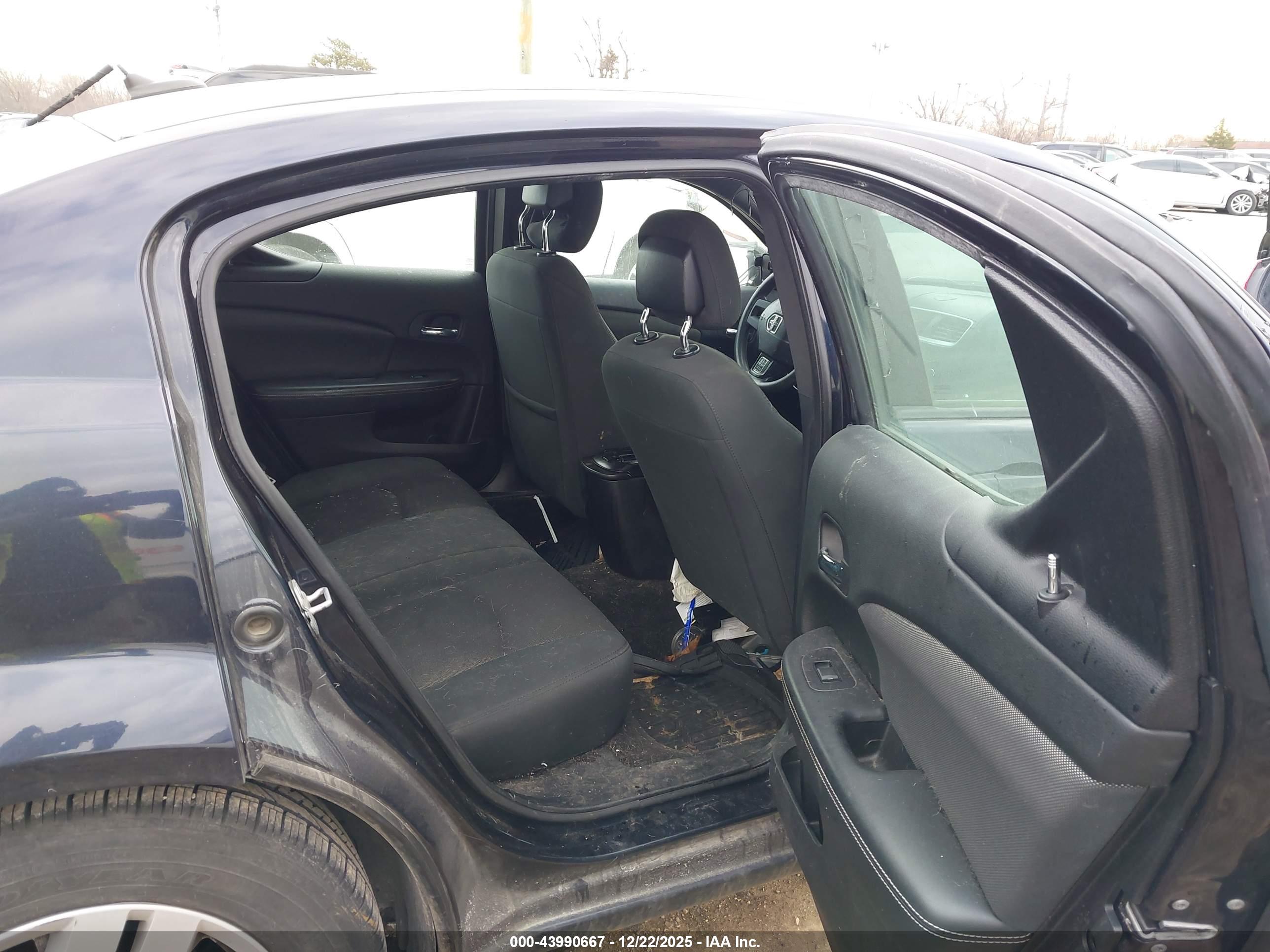 DODGE AVENGER image 8