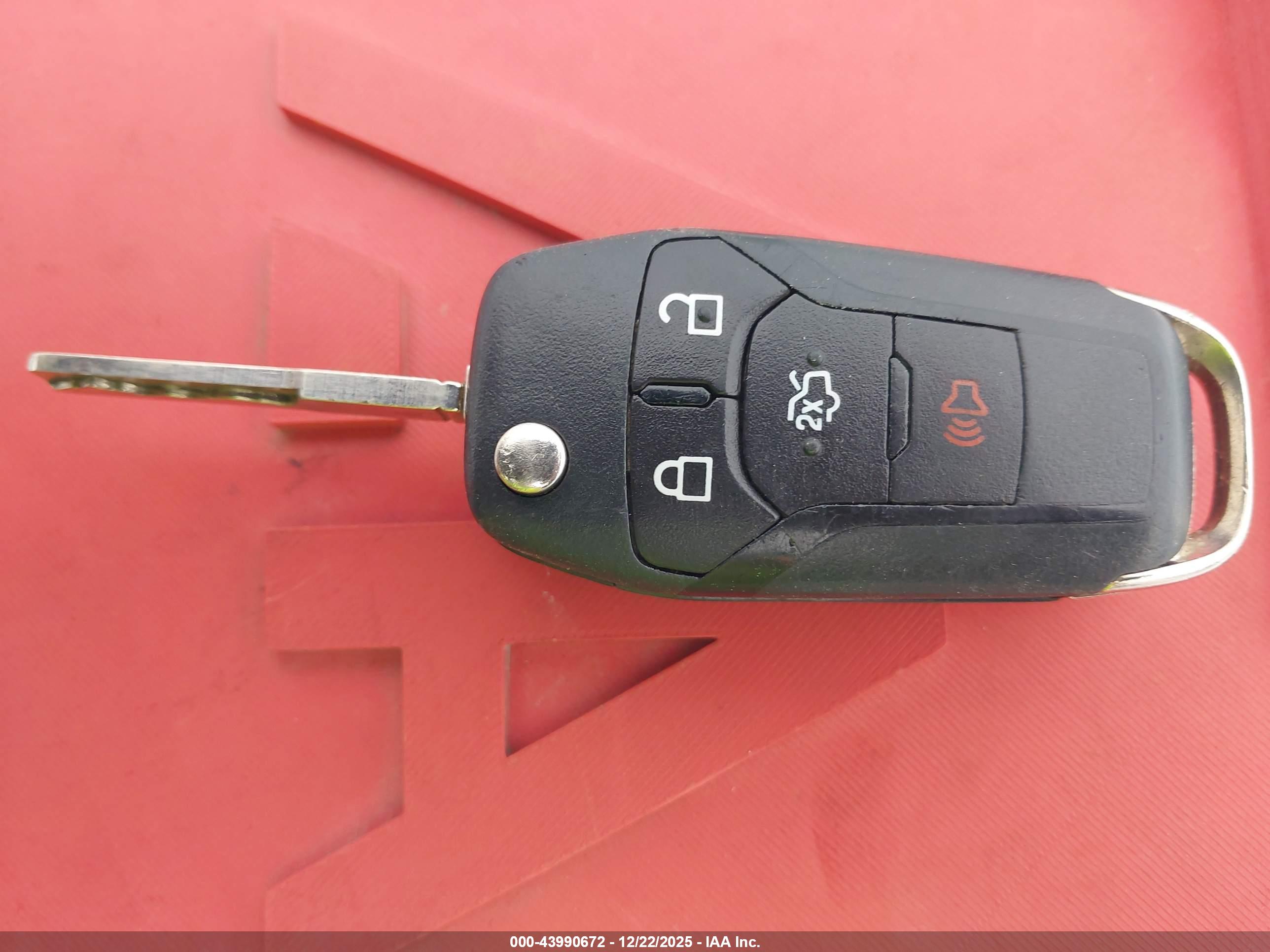 FORD FUSION image 11