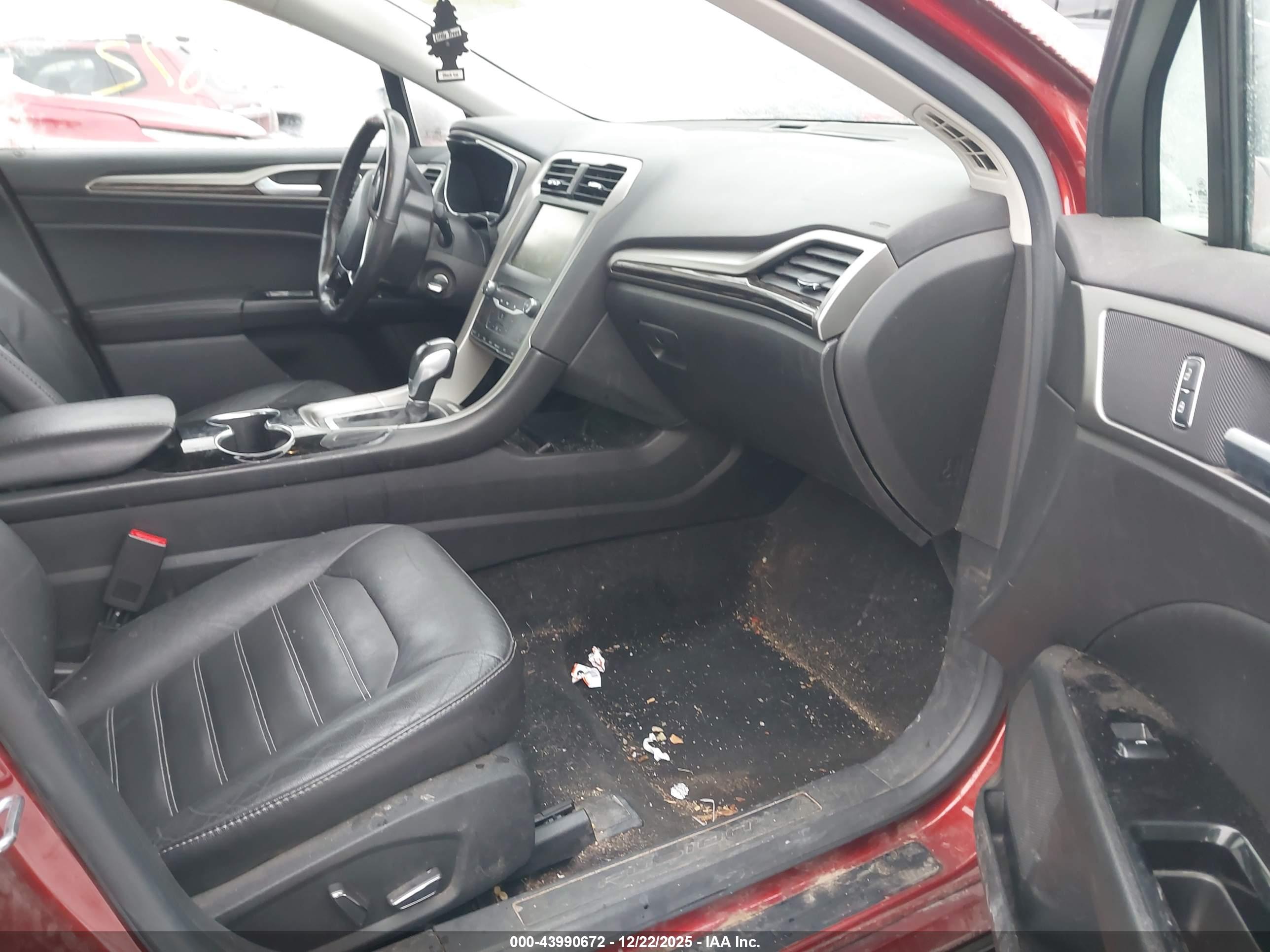 FORD FUSION image 5