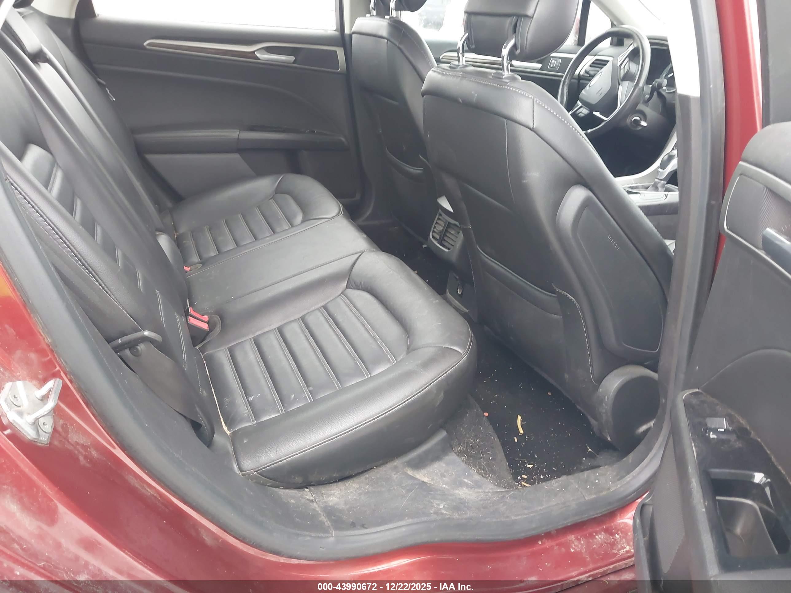 FORD FUSION image 8