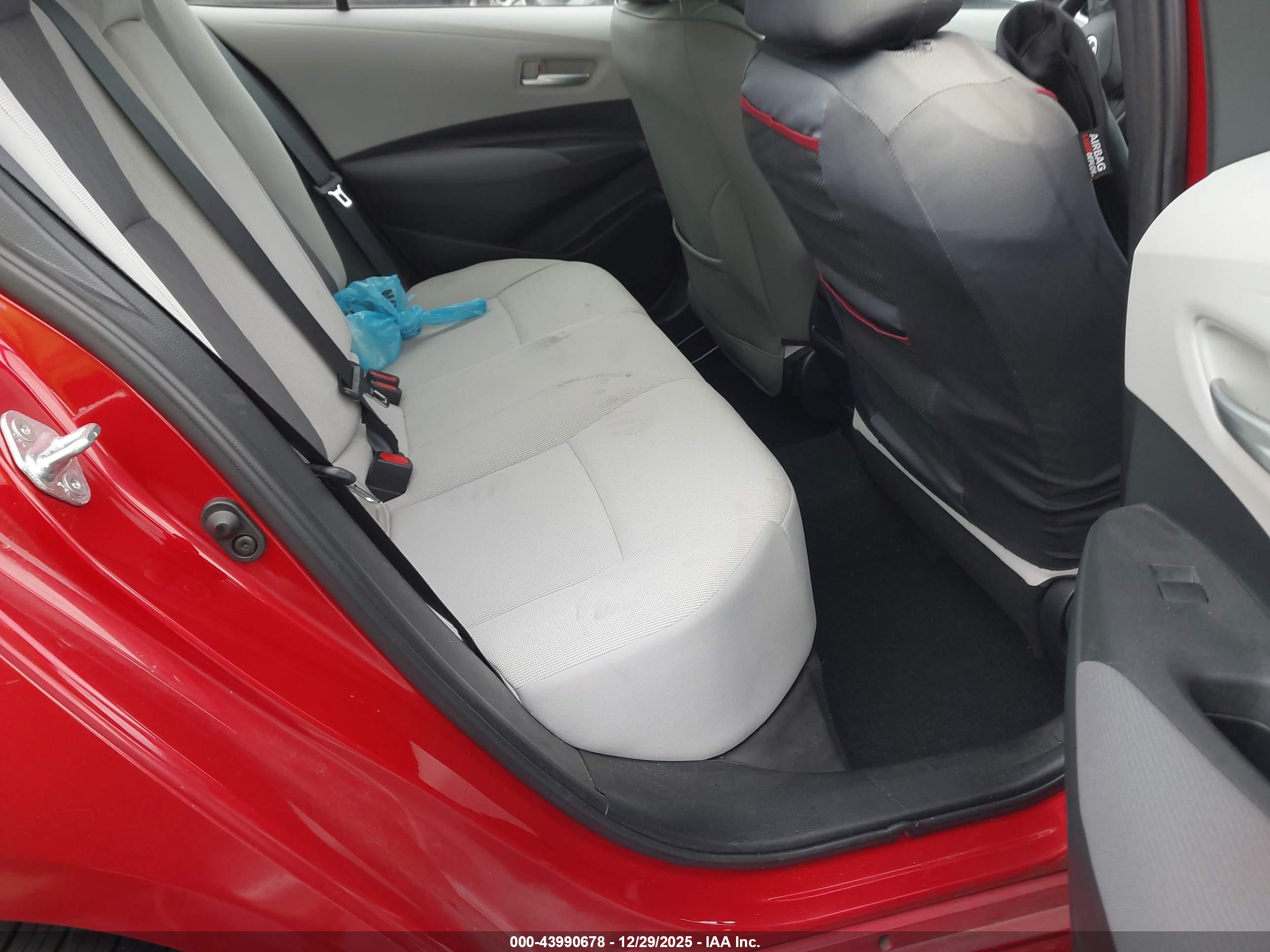 TOYOTA COROLLA image 8