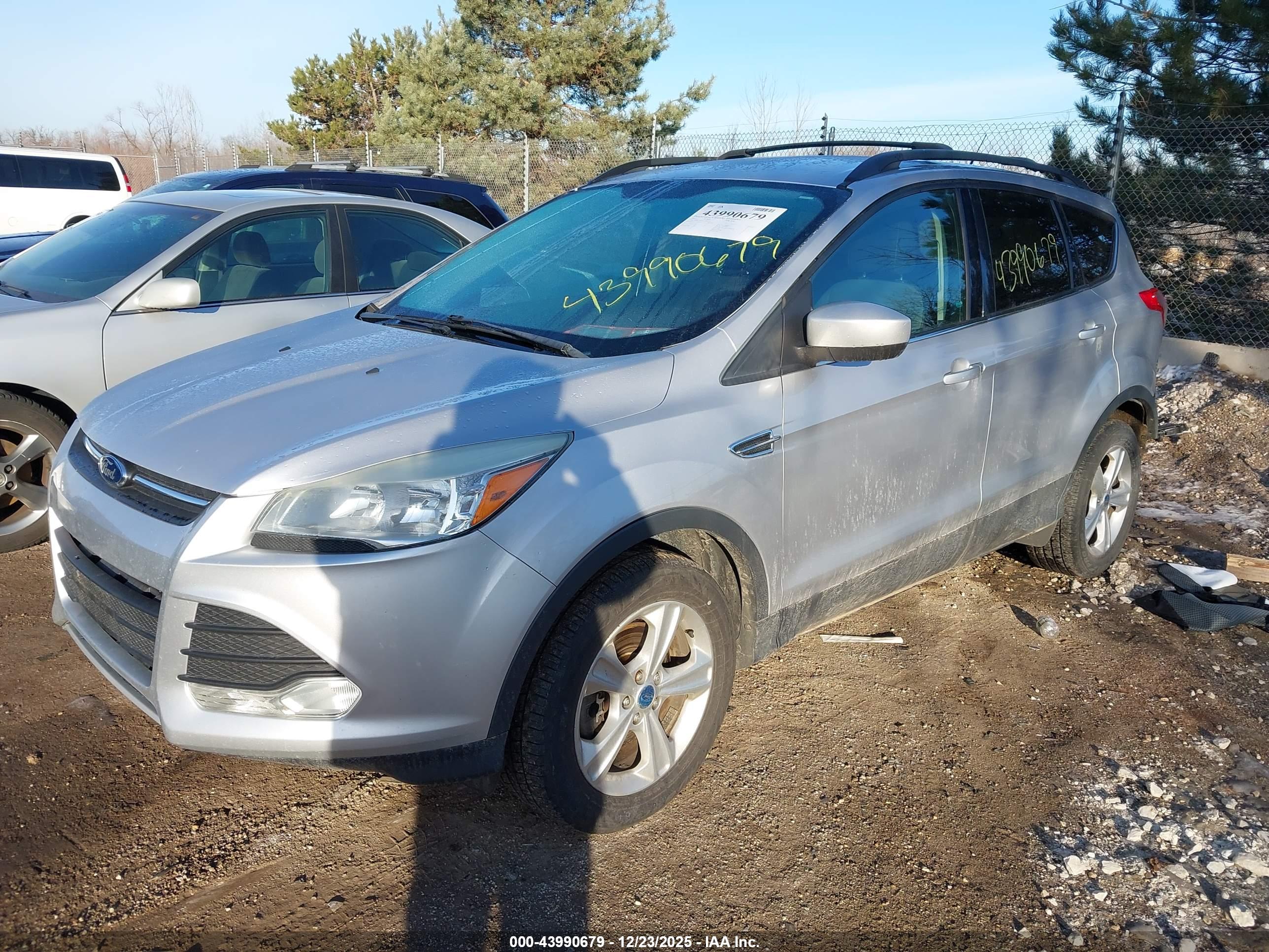 FORD ESCAPE image 2