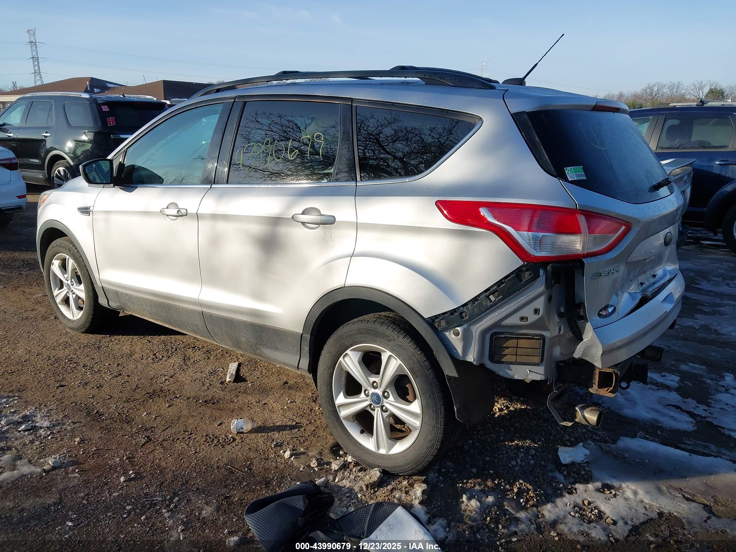 FORD ESCAPE image 3