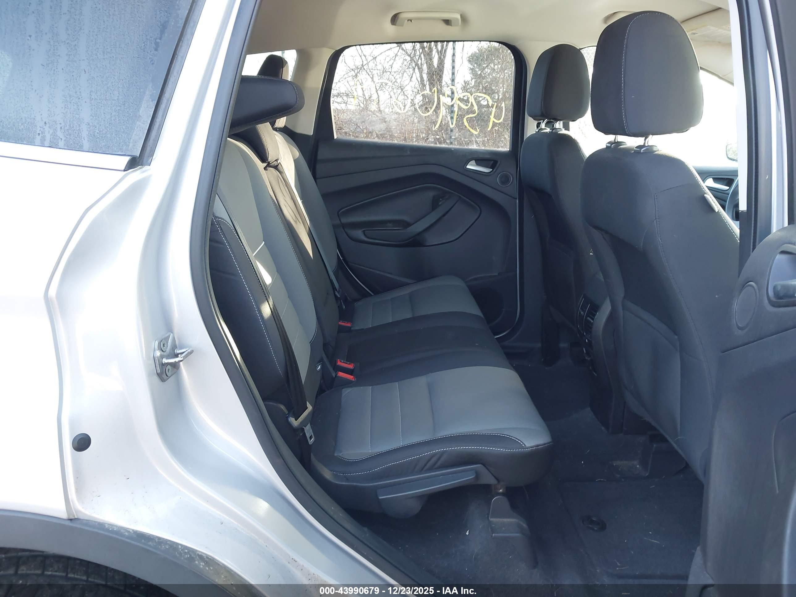FORD ESCAPE image 8