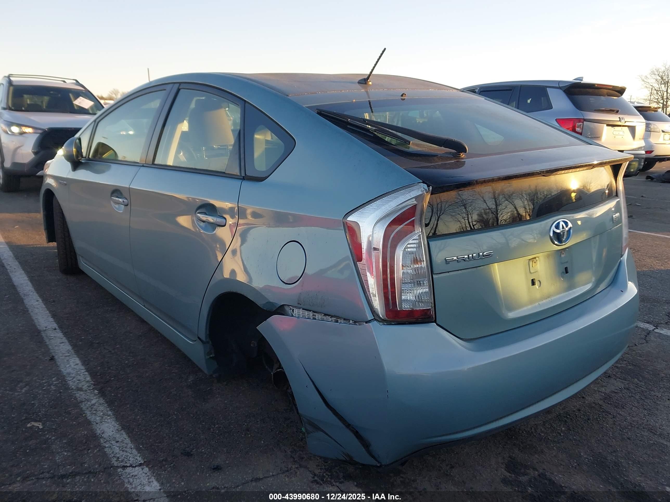 TOYOTA PRIUS image 3