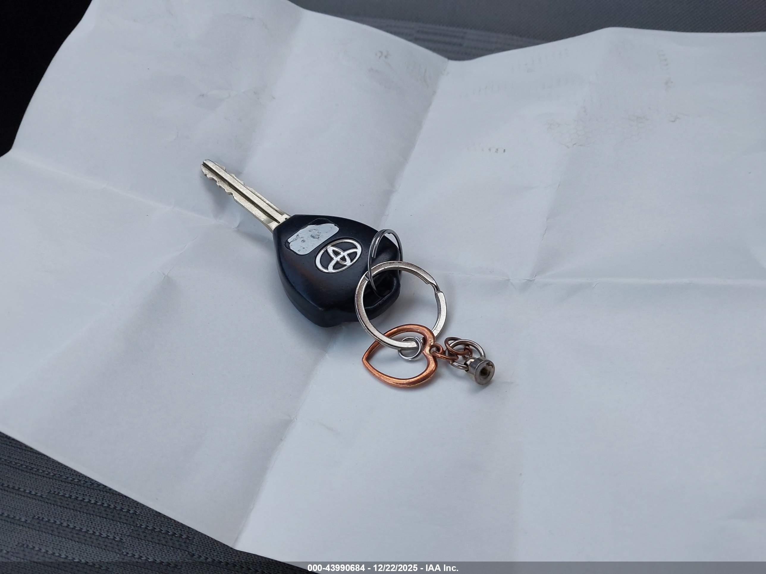 TOYOTA RAV4 image 11