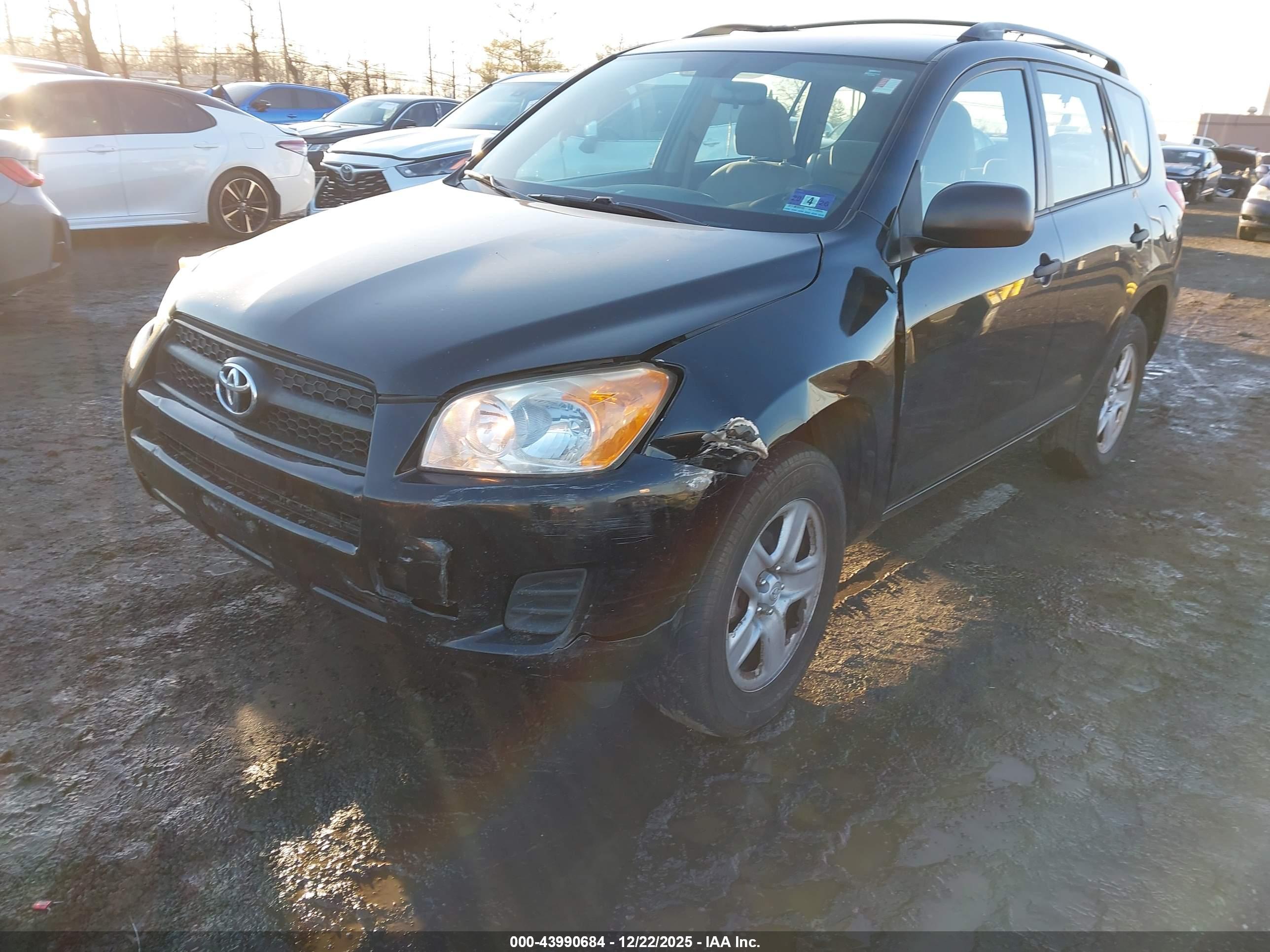 TOYOTA RAV4 image 6