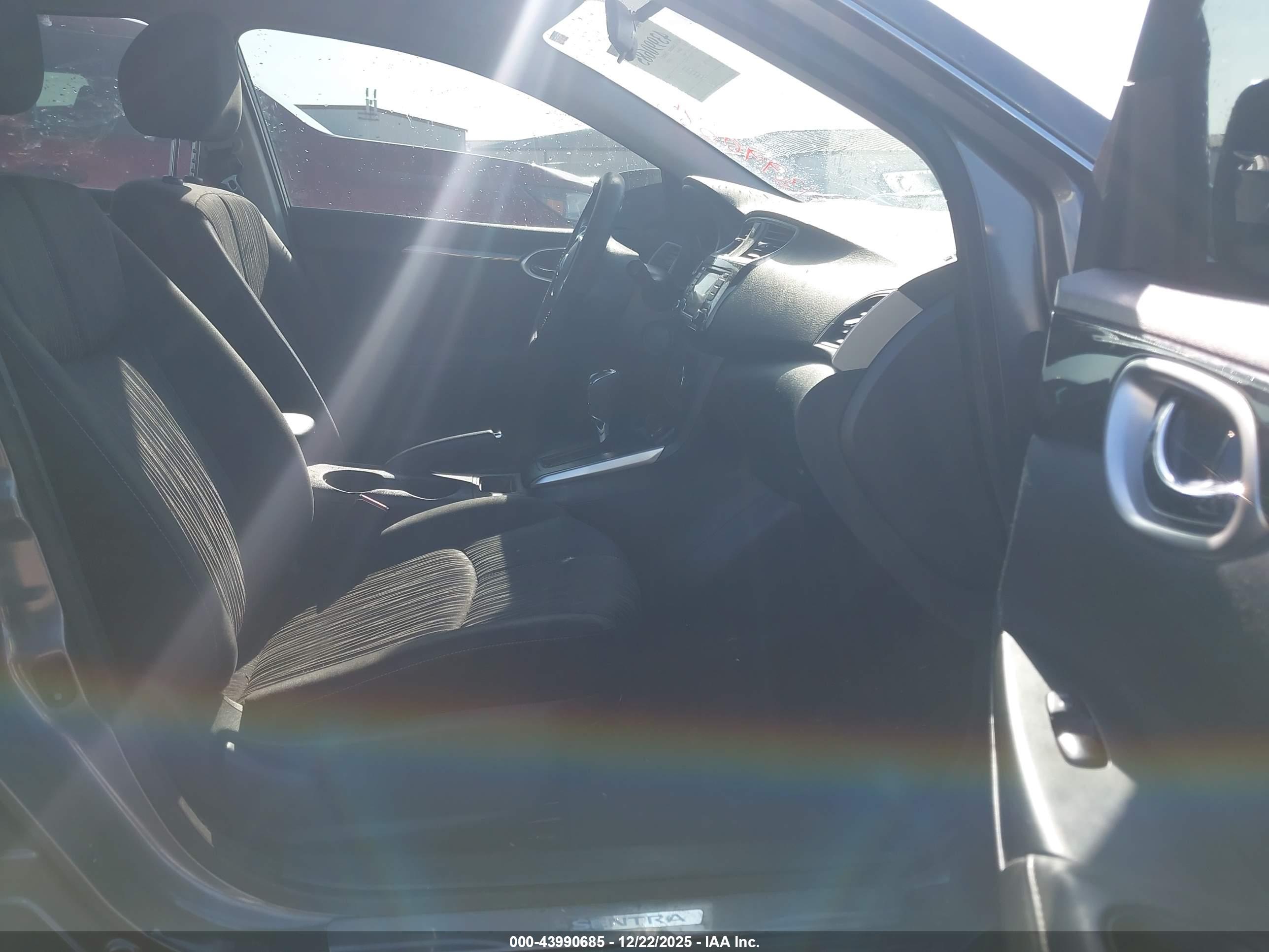 NISSAN SENTRA image 5