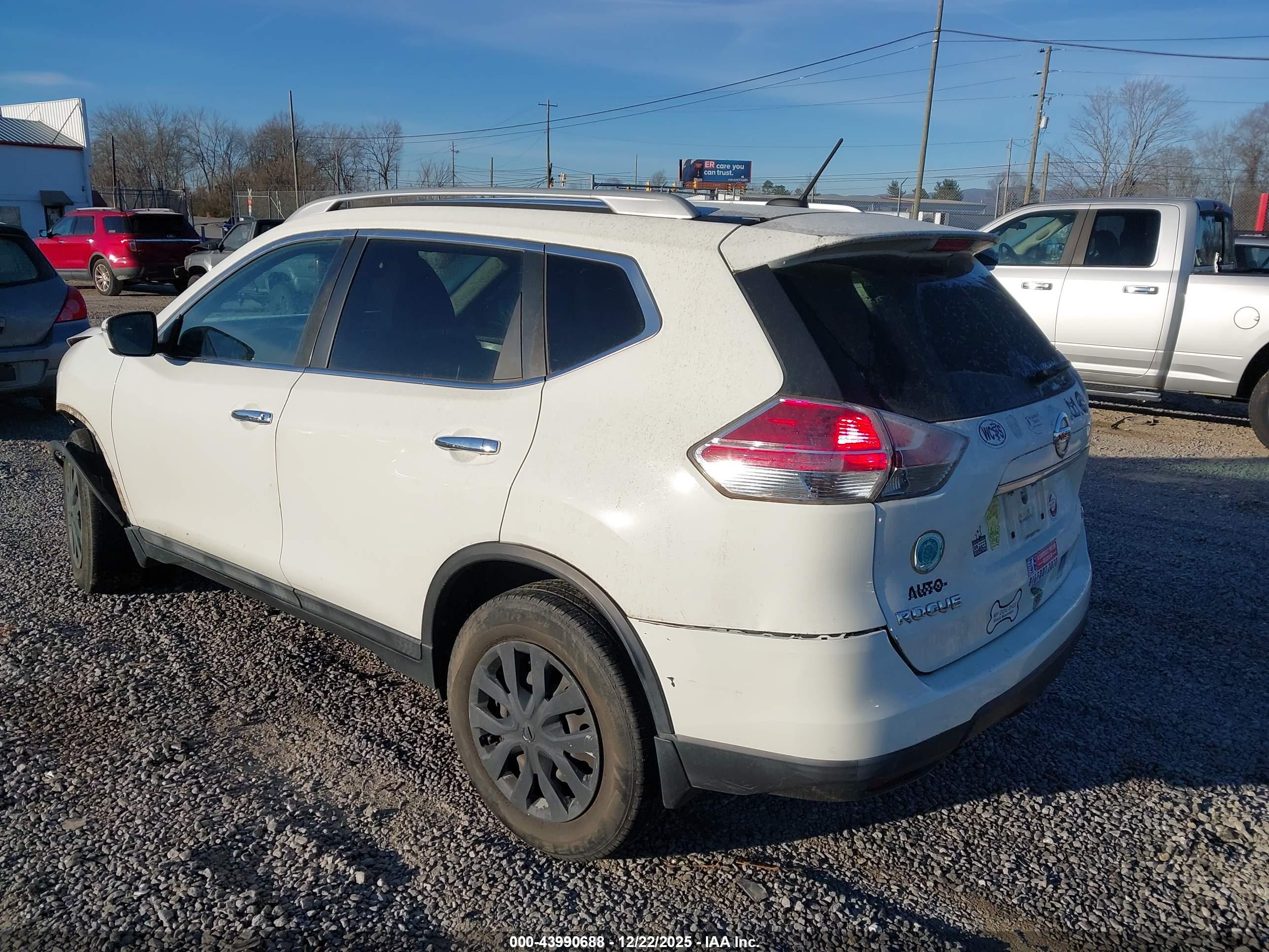 NISSAN ROGUE image 3