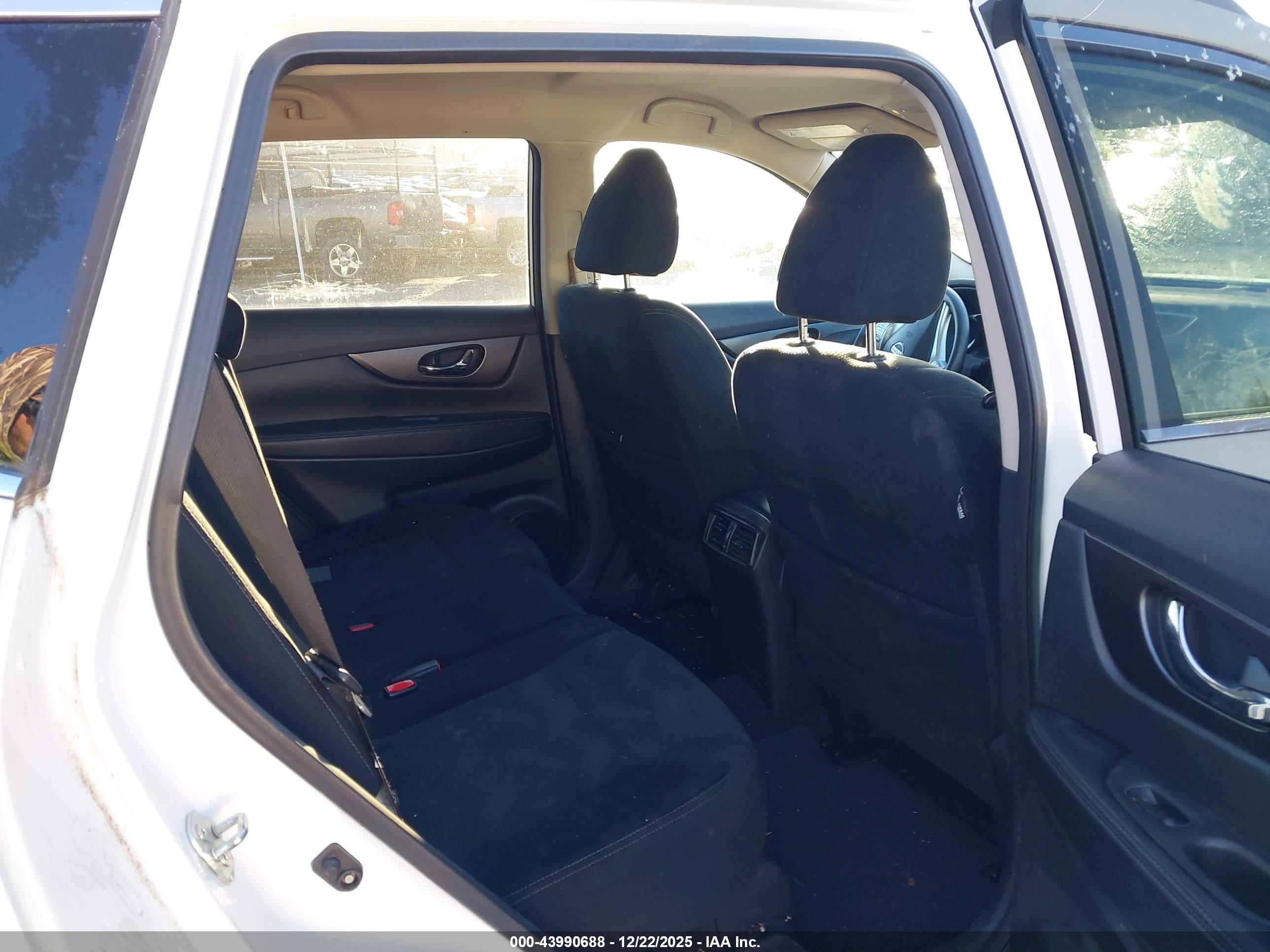 NISSAN ROGUE image 8