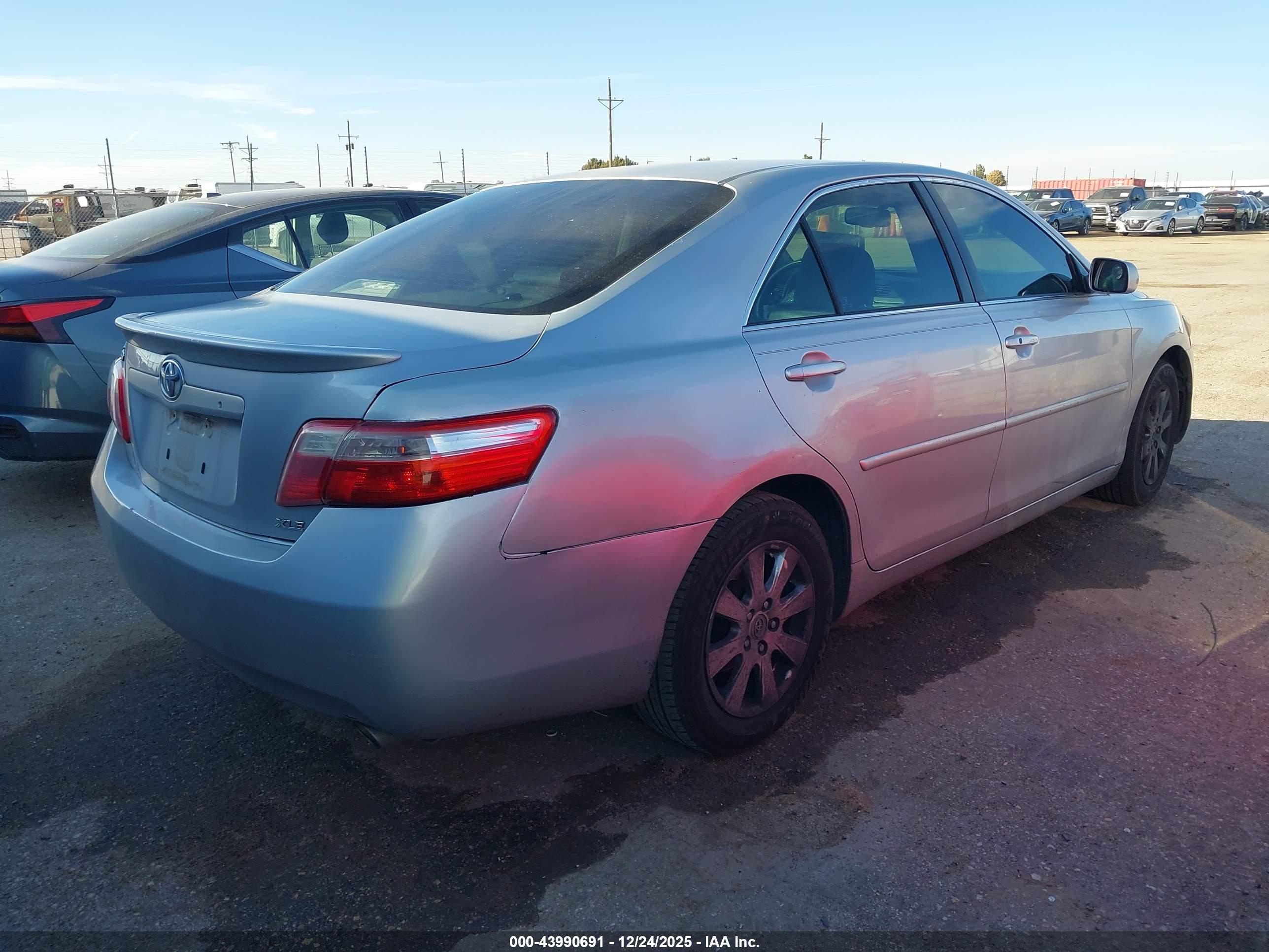 TOYOTA CAMRY image 4