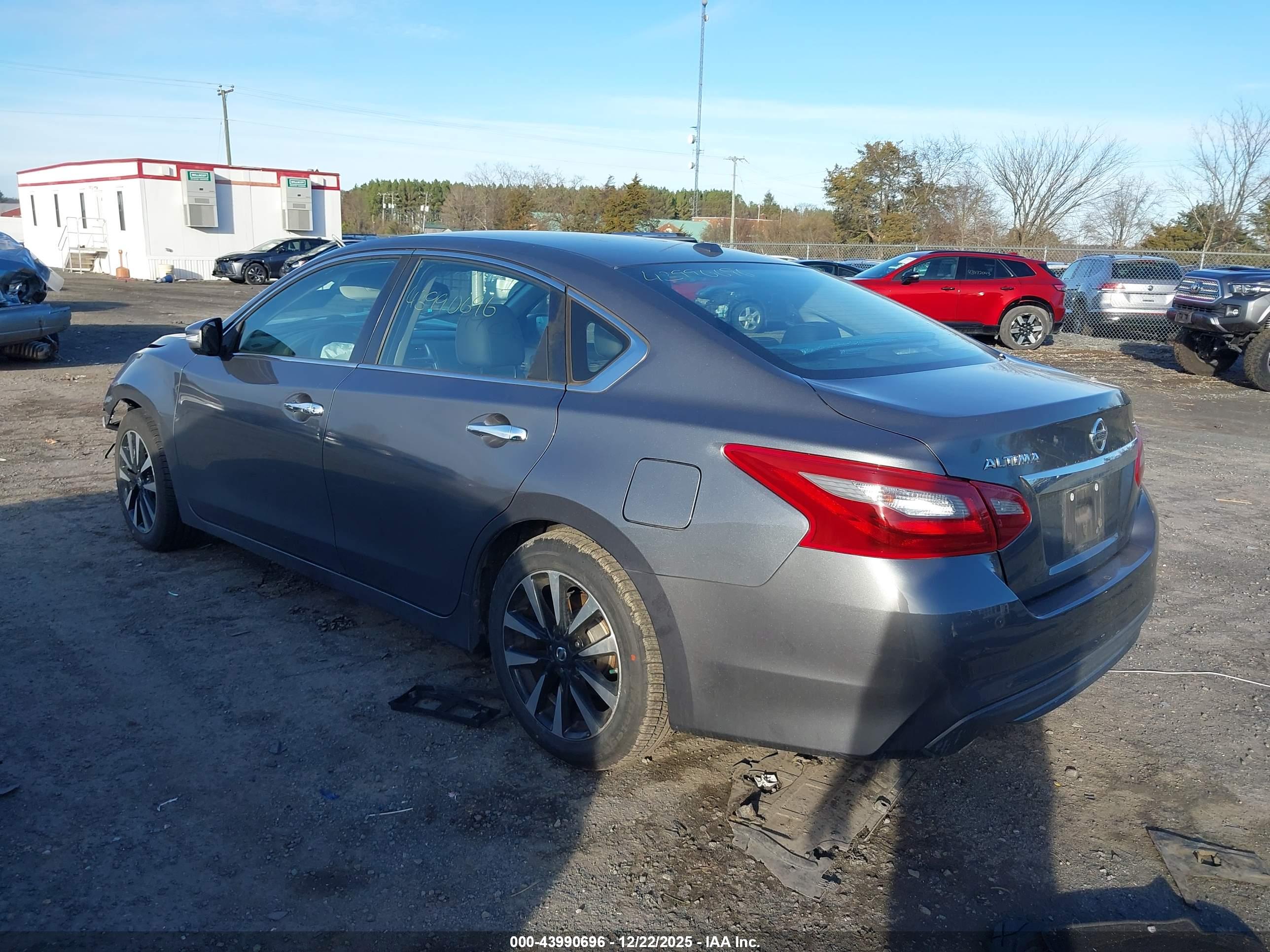NISSAN ALTIMA image 3