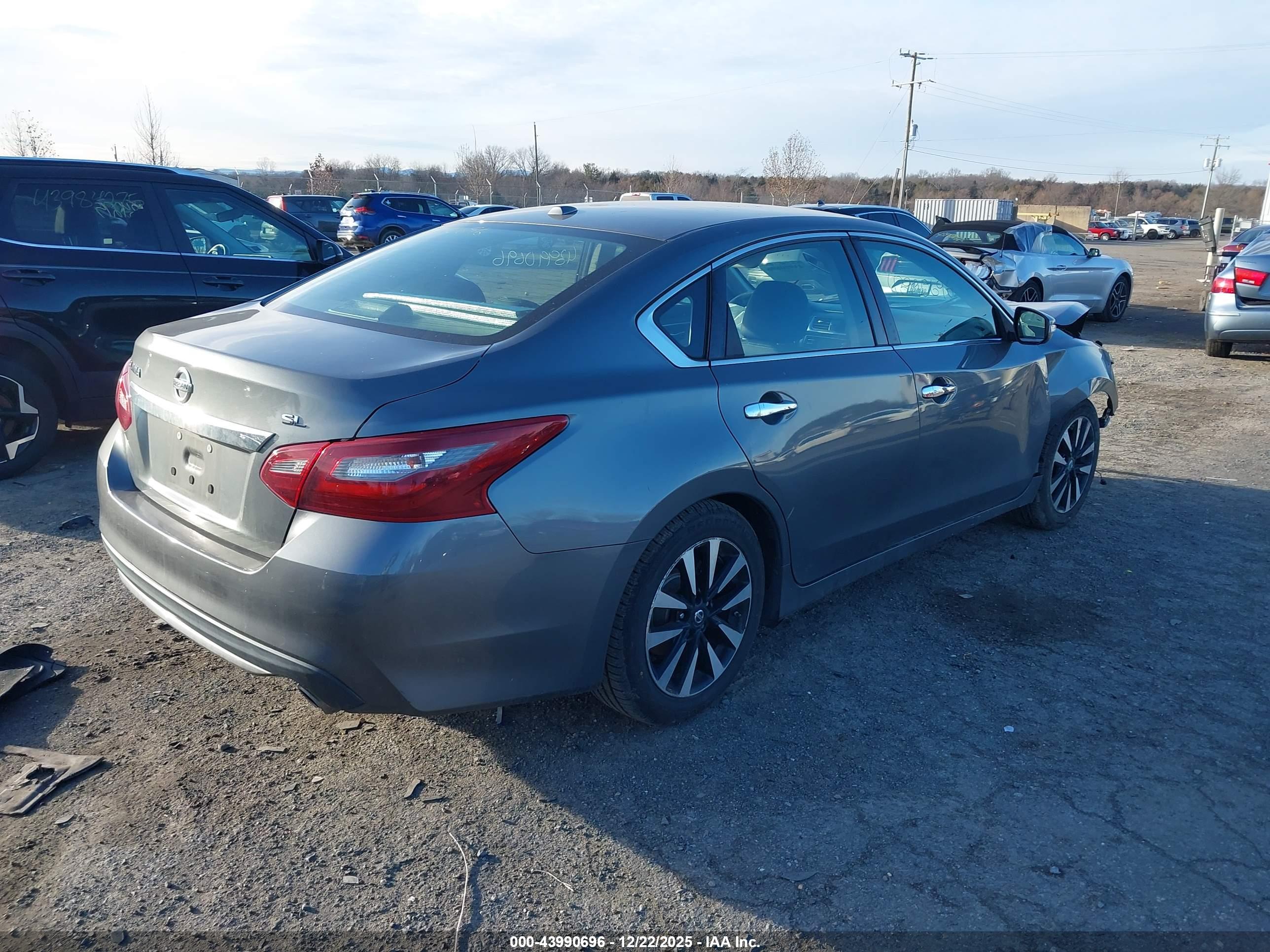 NISSAN ALTIMA image 4