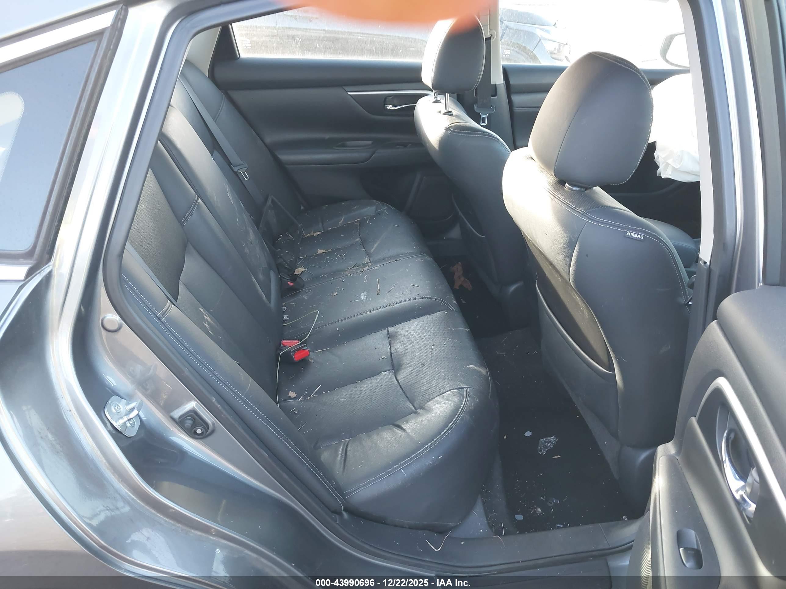 NISSAN ALTIMA image 8
