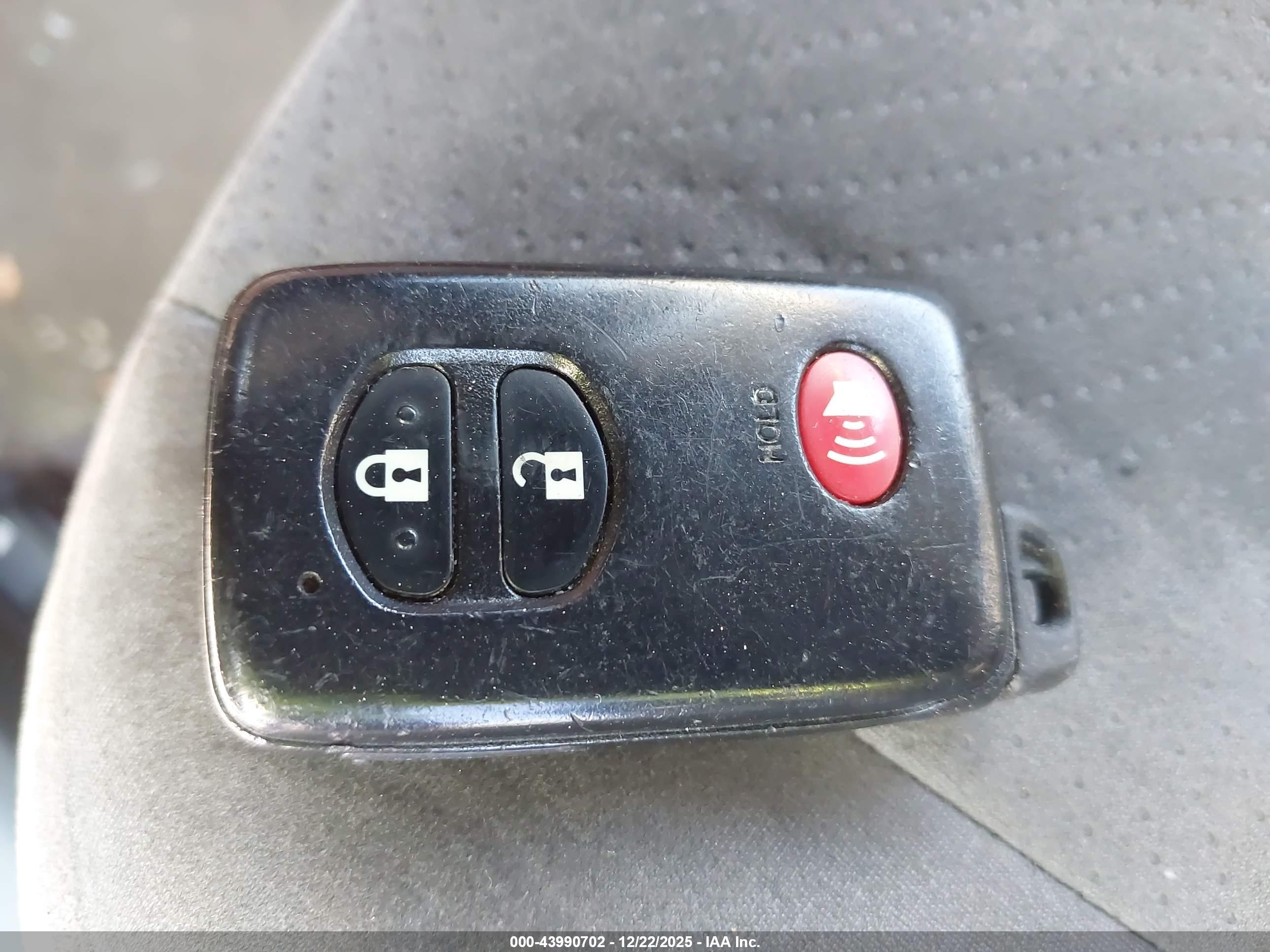 TOYOTA PRIUS image 11