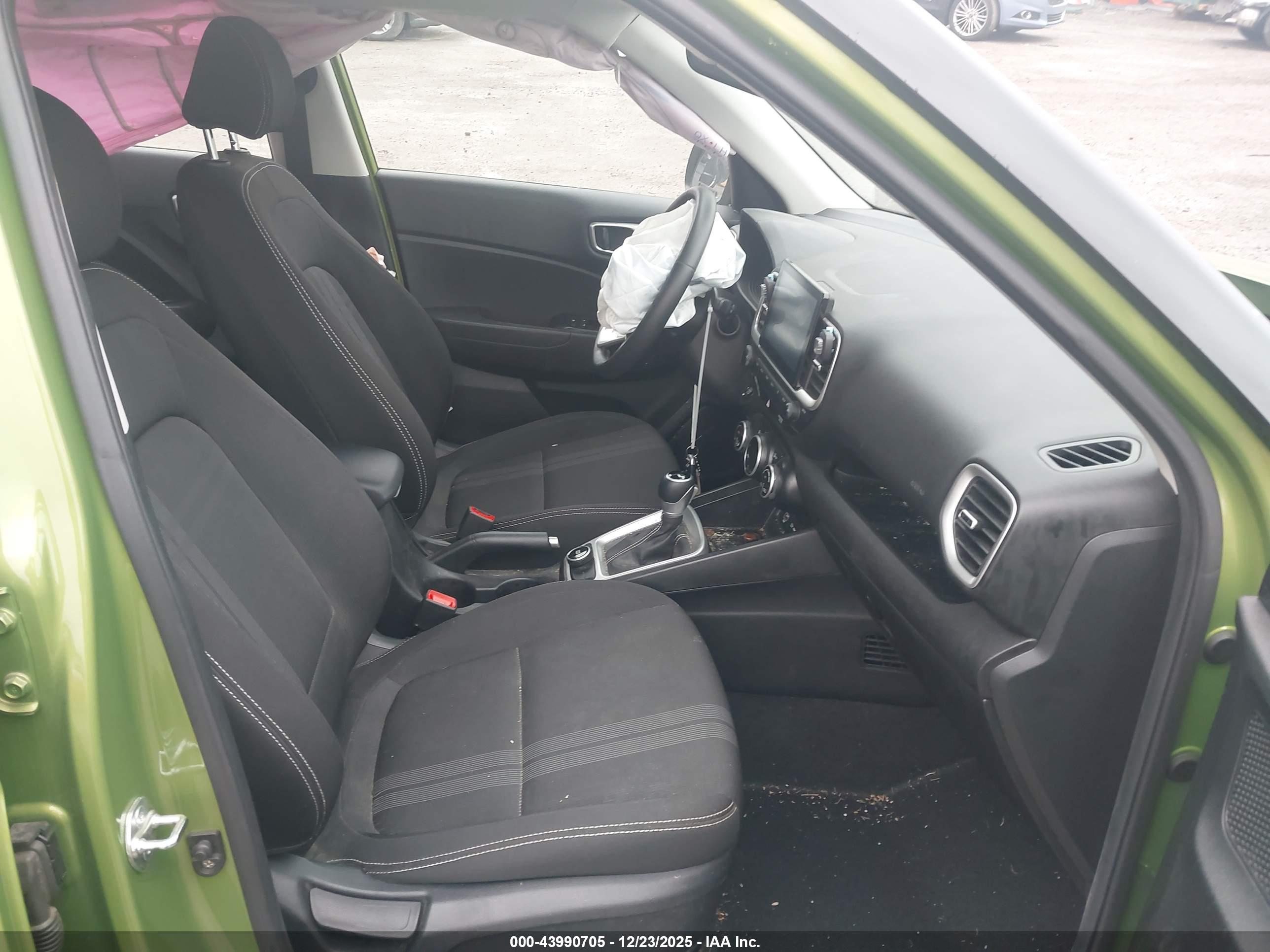 HYUNDAI VENUE image 5