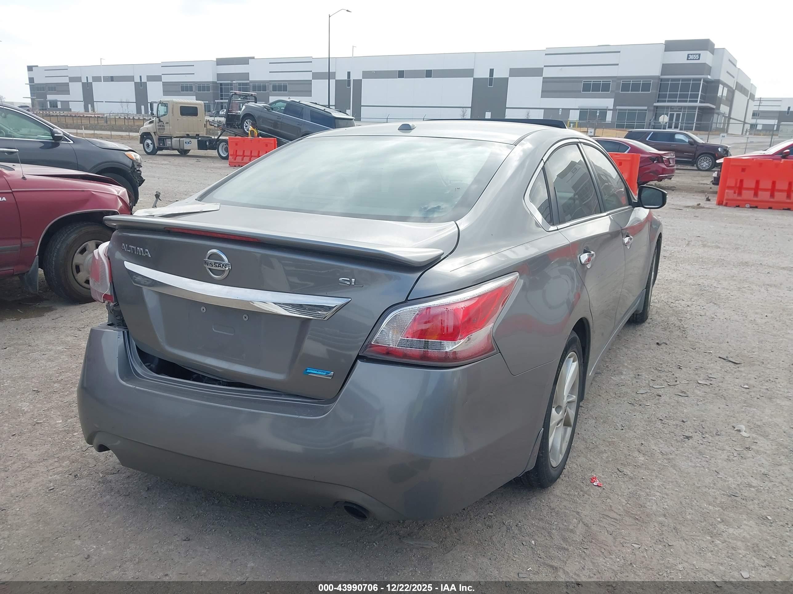 NISSAN ALTIMA image 4